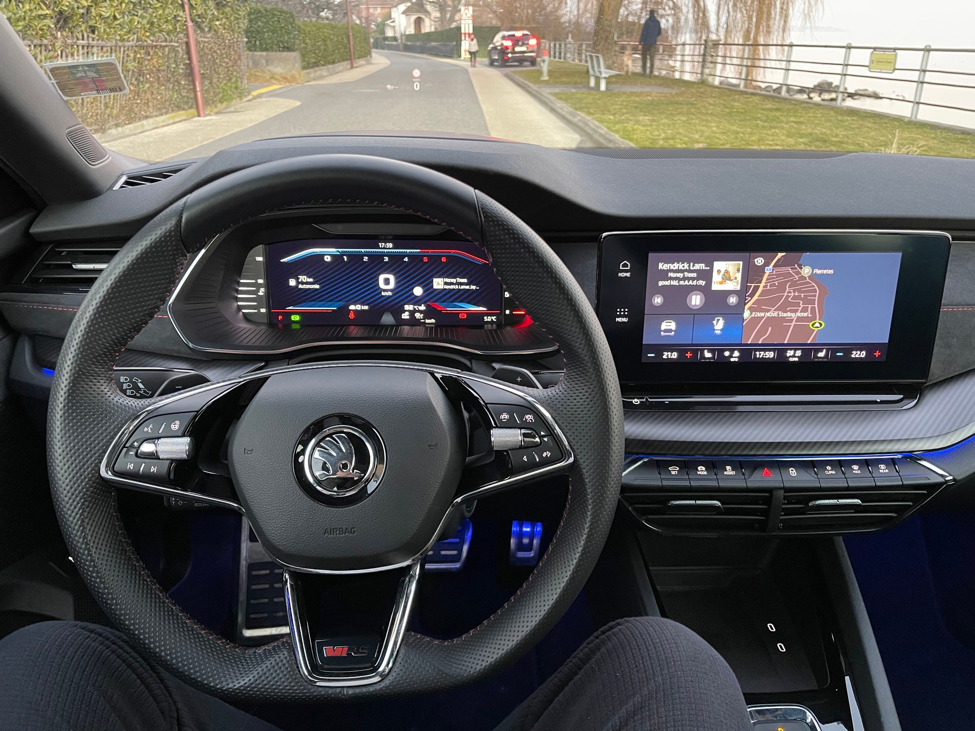 SKODA 2.0 TDI RS DSG - LIMOUSINE-image-3