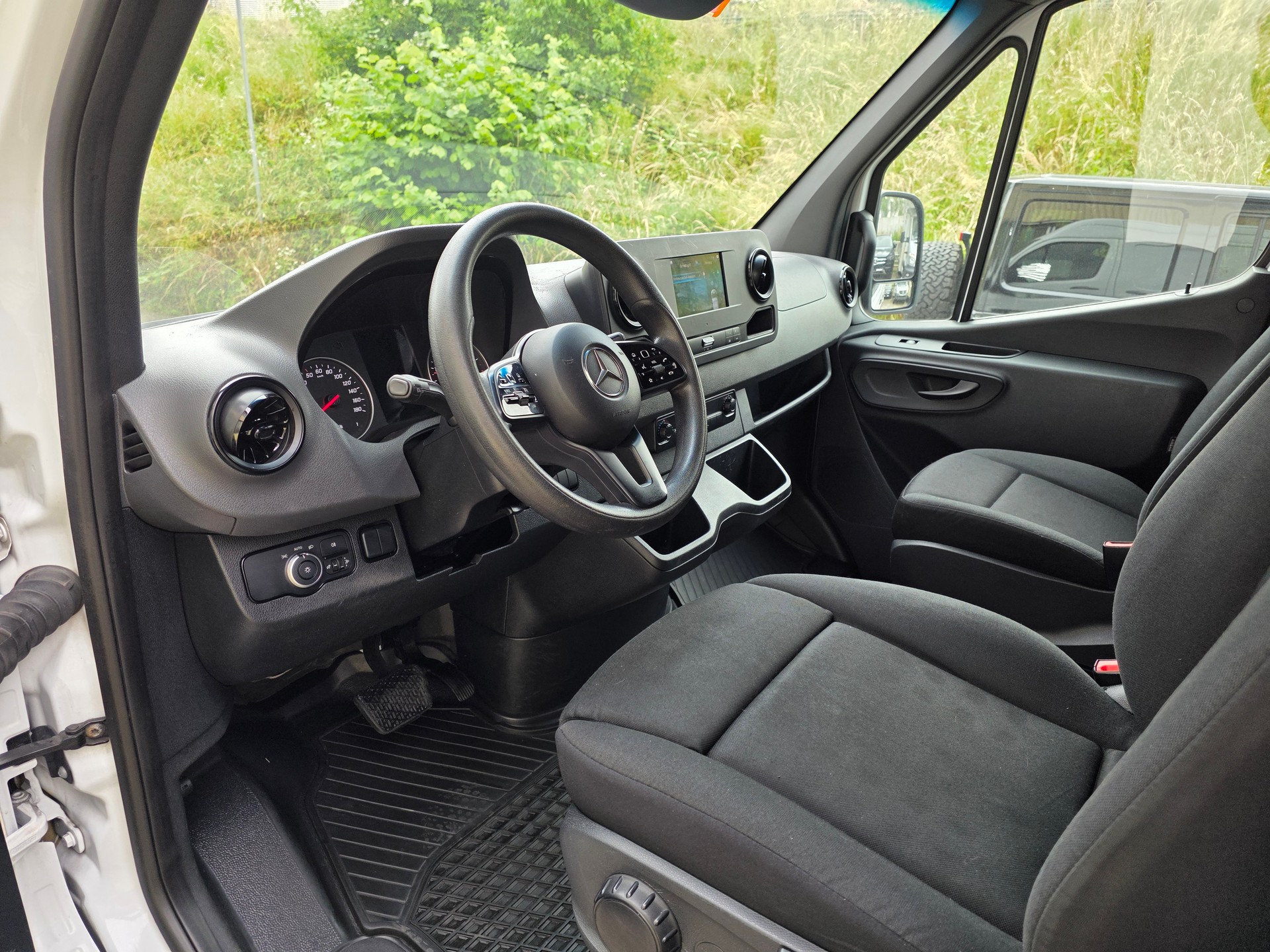 MERCEDES-BENZ Sprinter 319 CDI Standard 9G-TRONIC 4x4-image-7