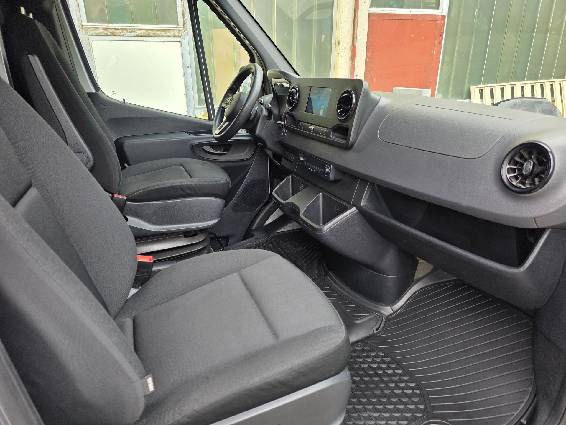 MERCEDES-BENZ Sprinter 319 CDI Standard 9G-TRONIC 4x4-image-9
