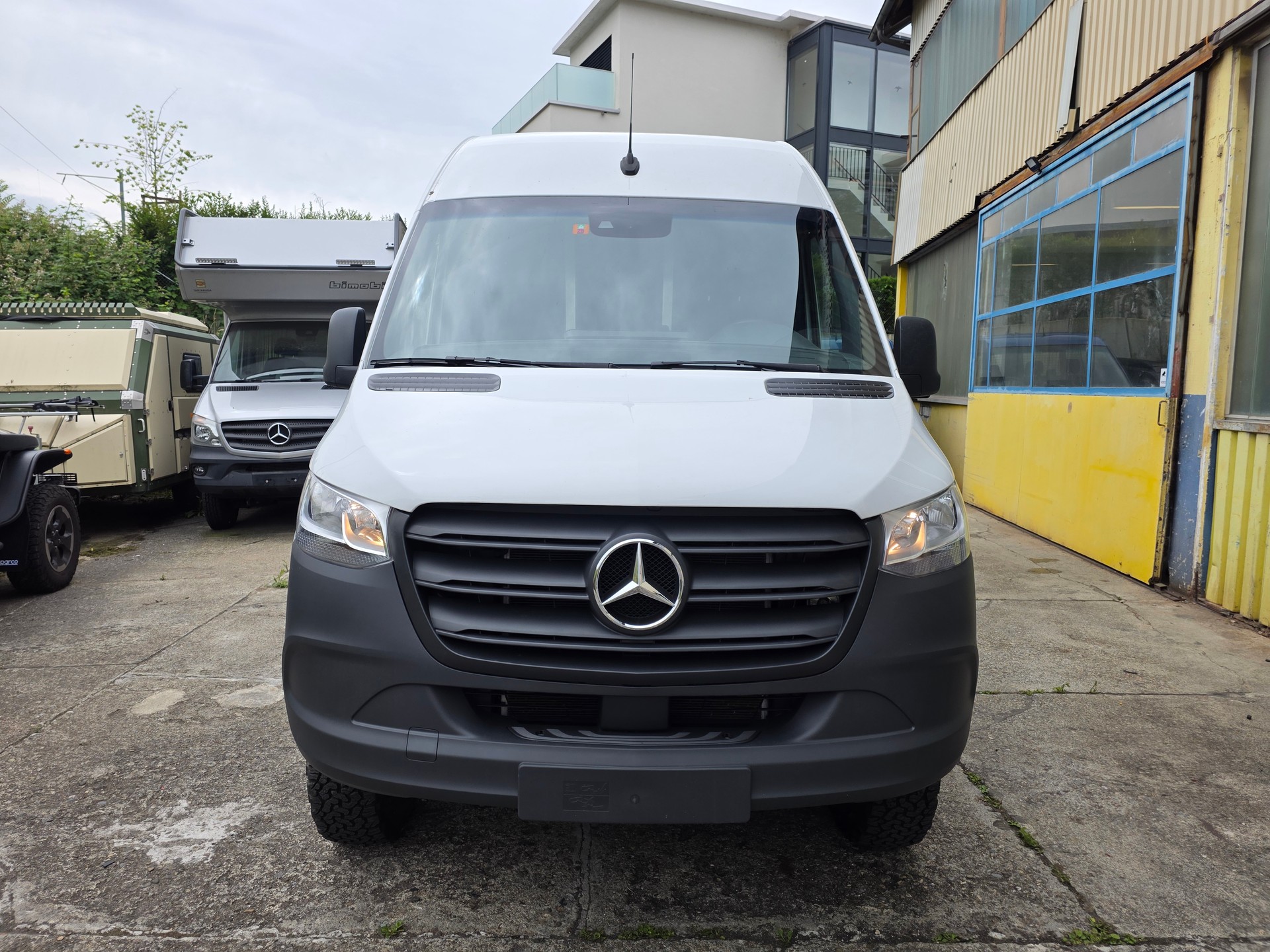 MERCEDES-BENZ Sprinter 319 CDI Standard 9G-TRONIC 4x4-image-1