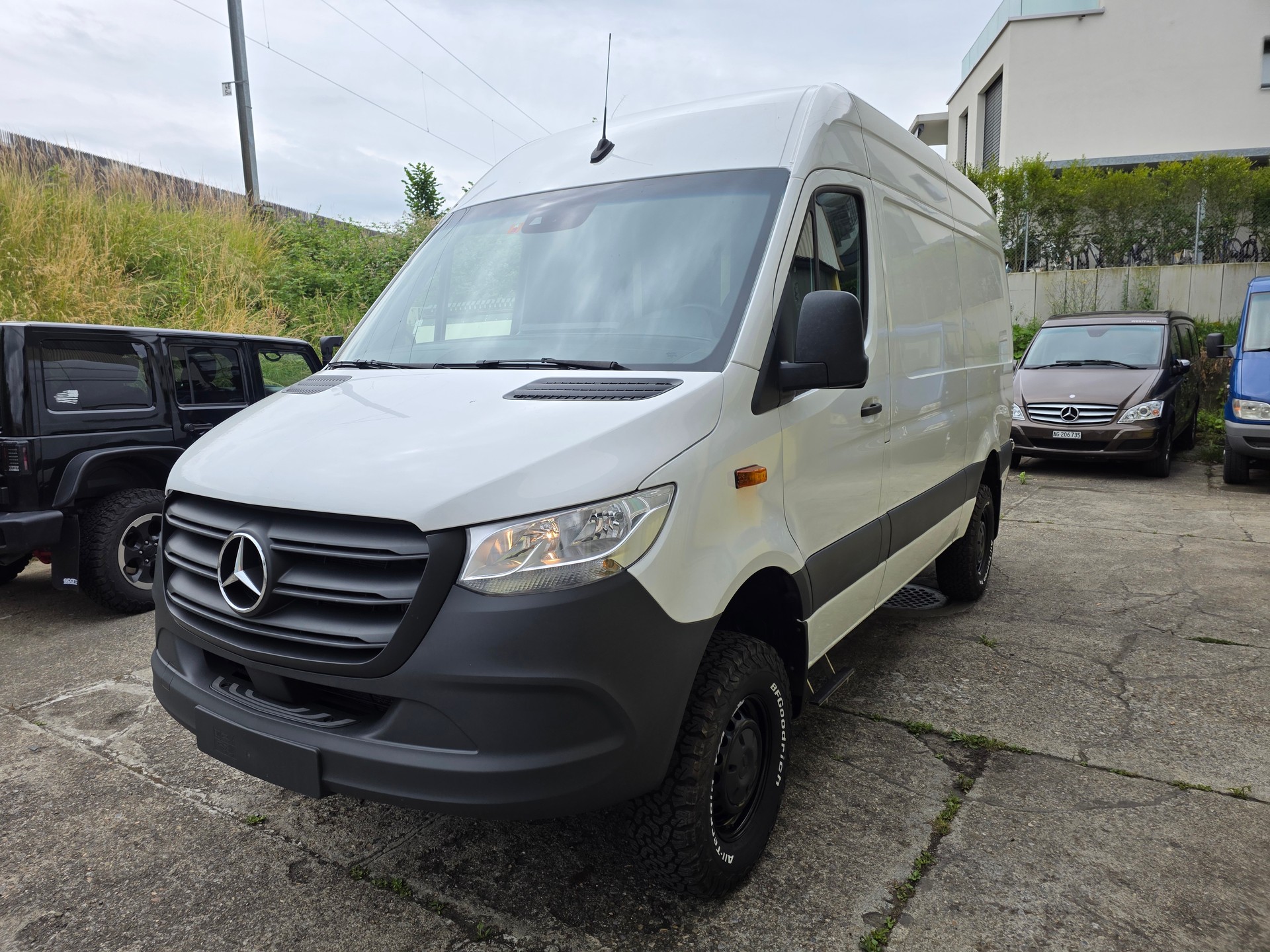 MERCEDES-BENZ Sprinter 319 CDI Standard 9G-TRONIC 4x4-image-2