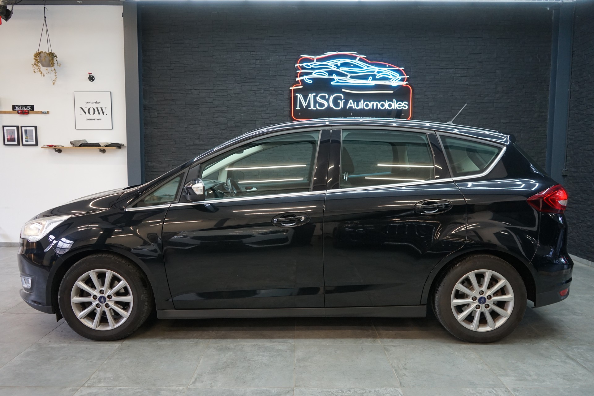 FORD C-Max 1.5 TDCi Trend PowerShift-image-1