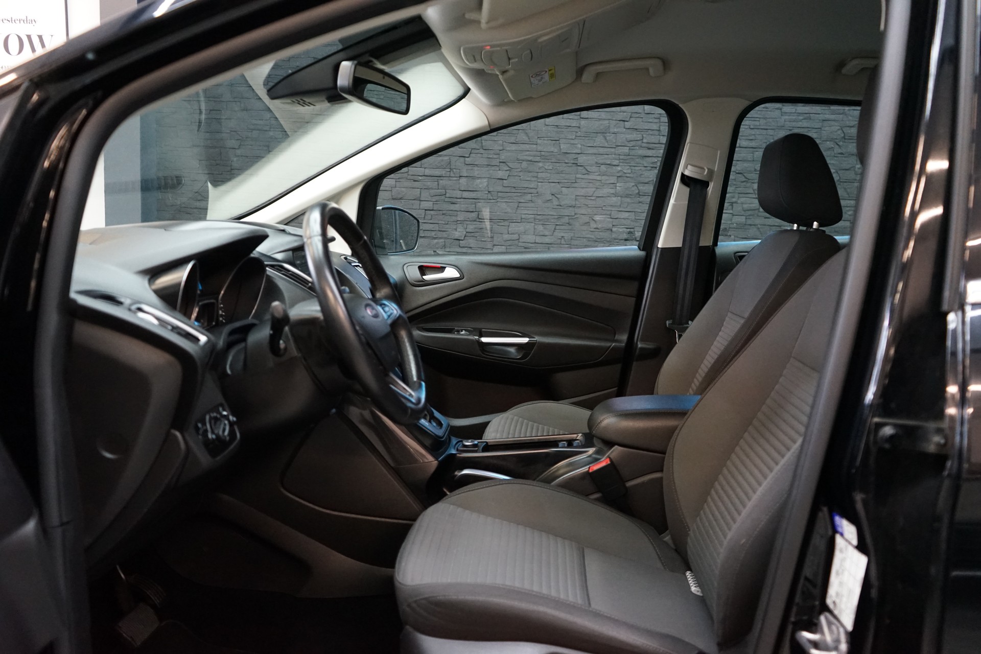 FORD C-Max 1.5 TDCi Trend PowerShift-image-3