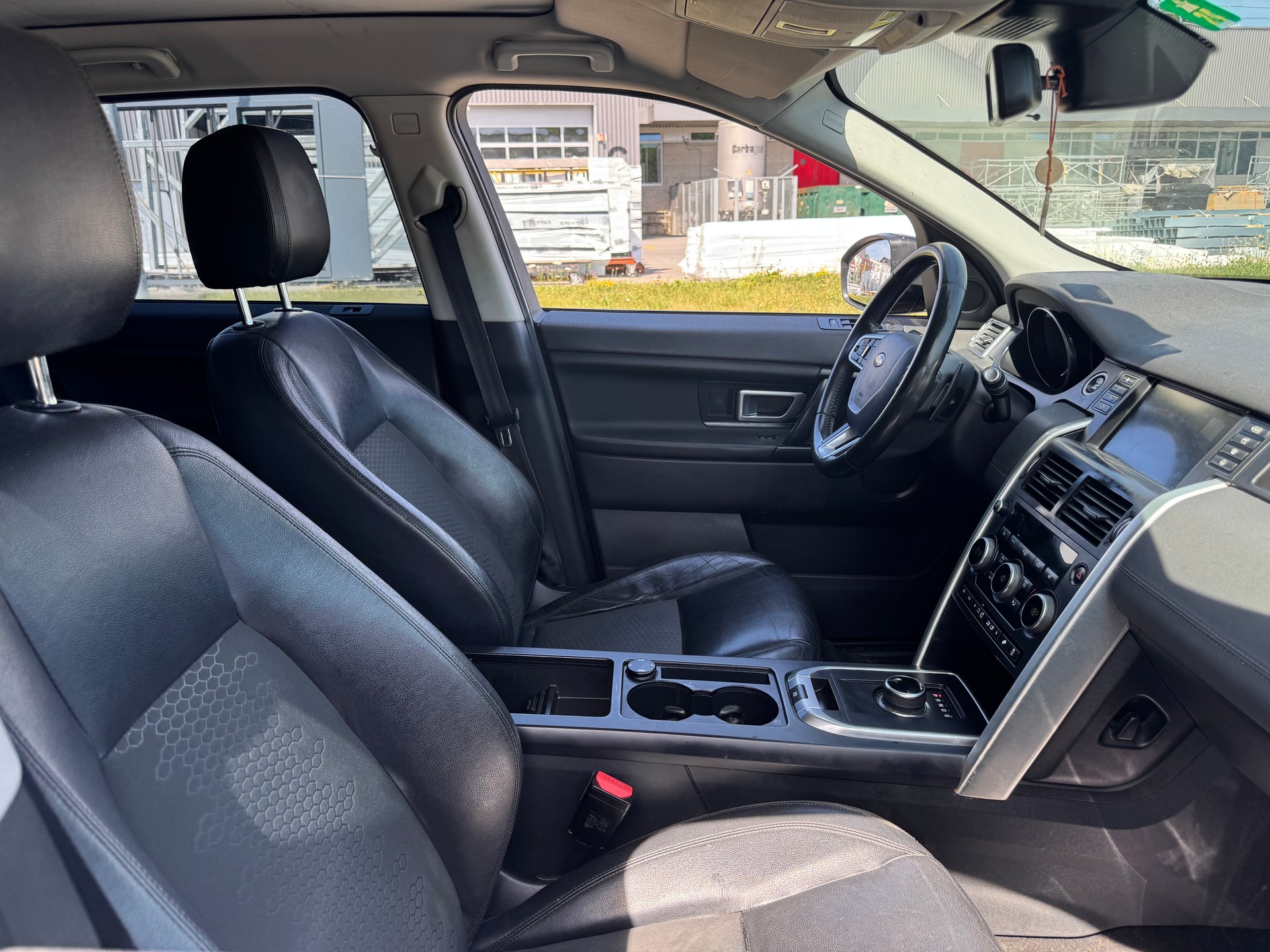 LAND ROVER Discovery Sport 2.0 TD4 Pure AT9-image-6