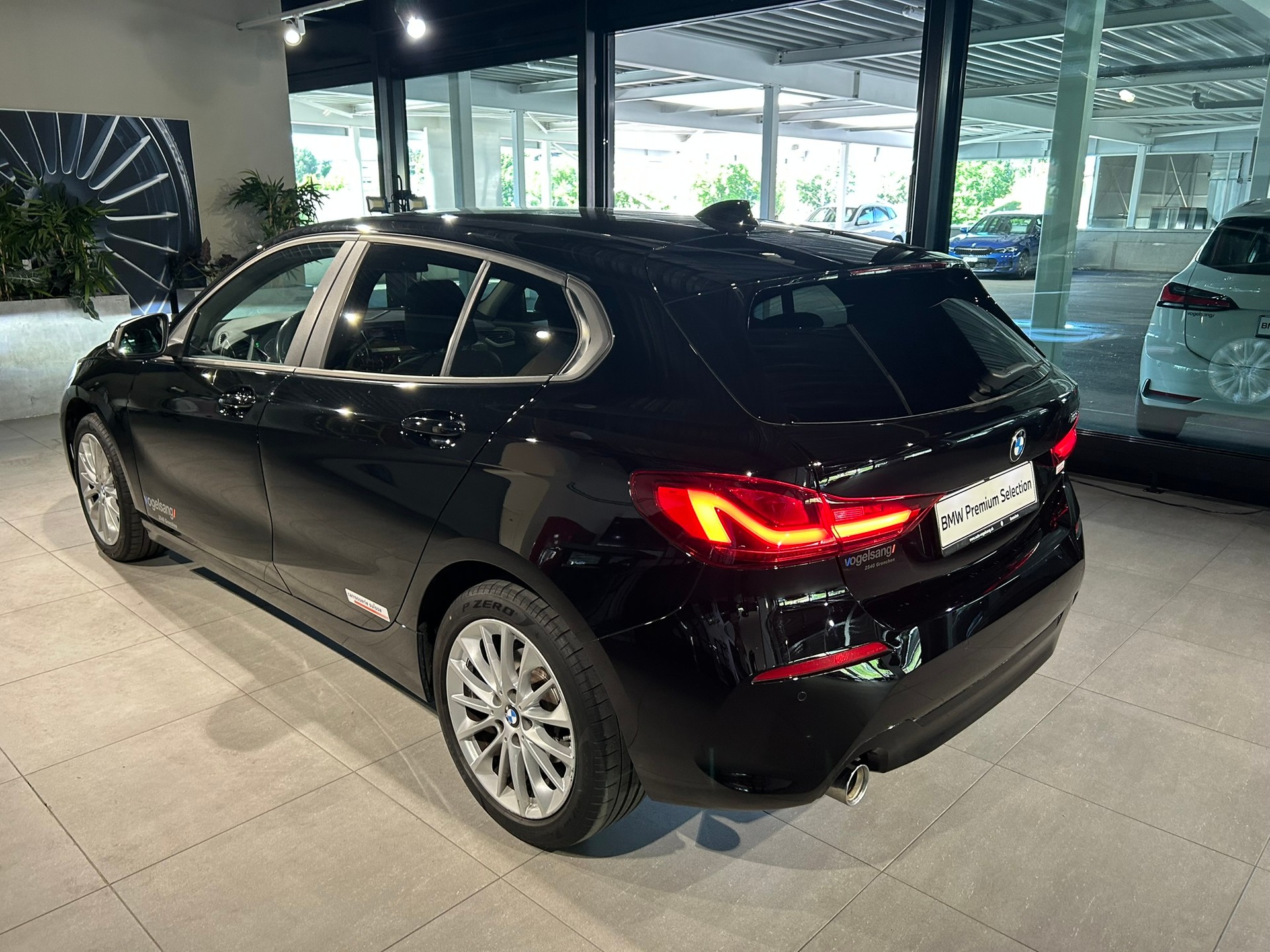 BMW 118i Steptronic-image-10