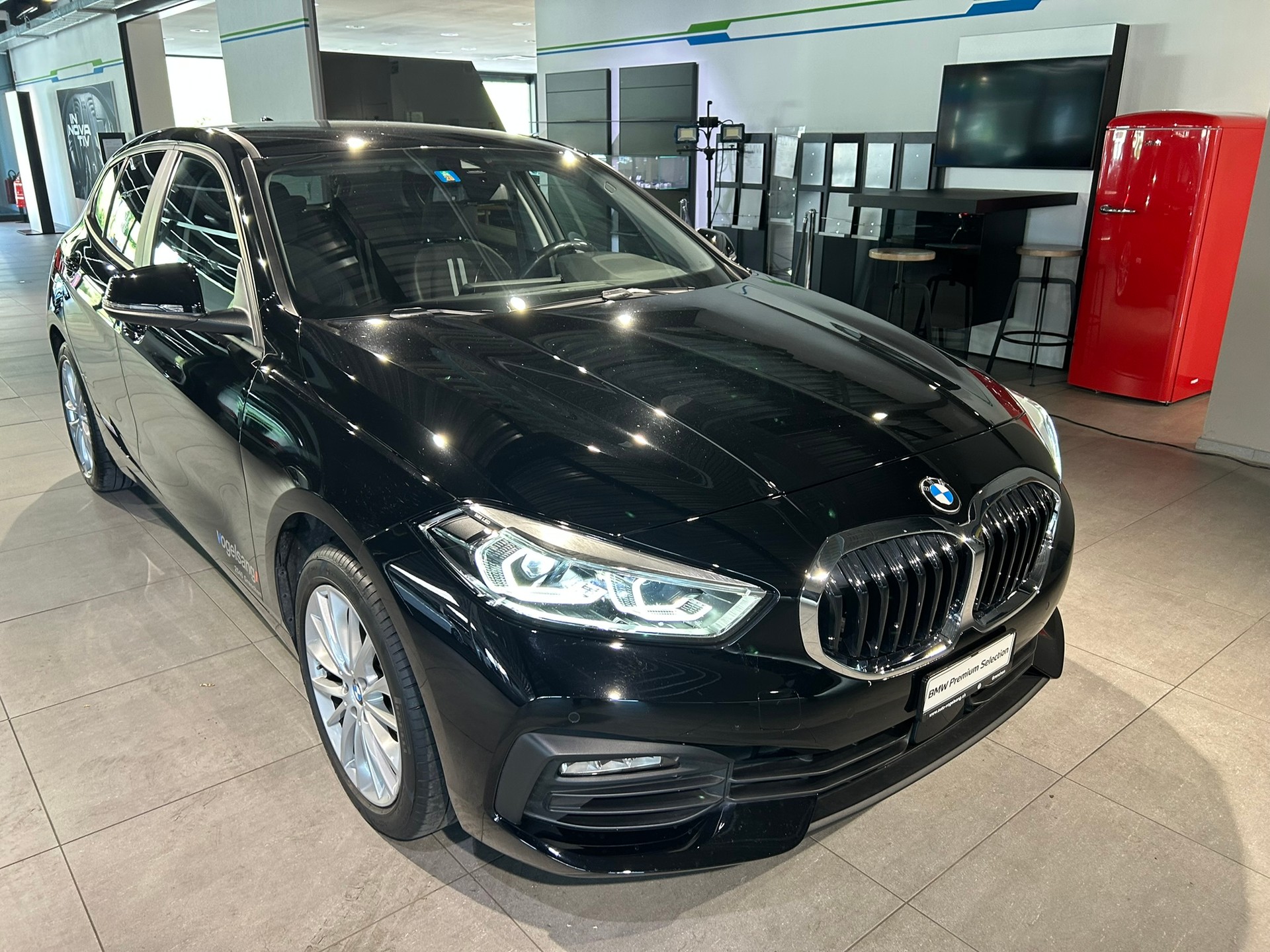 BMW 118i Steptronic-image-3