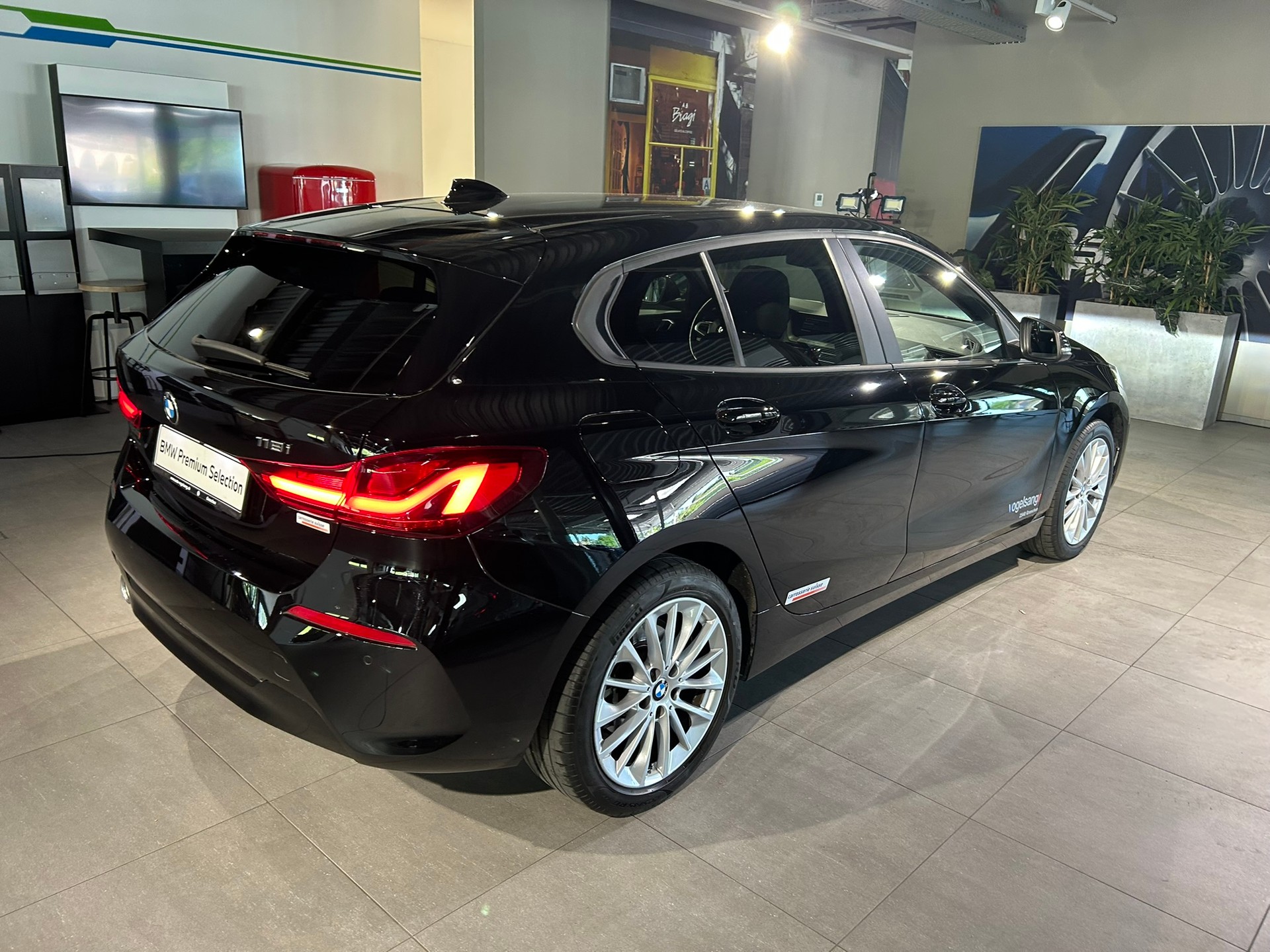 BMW 118i Steptronic-image-15
