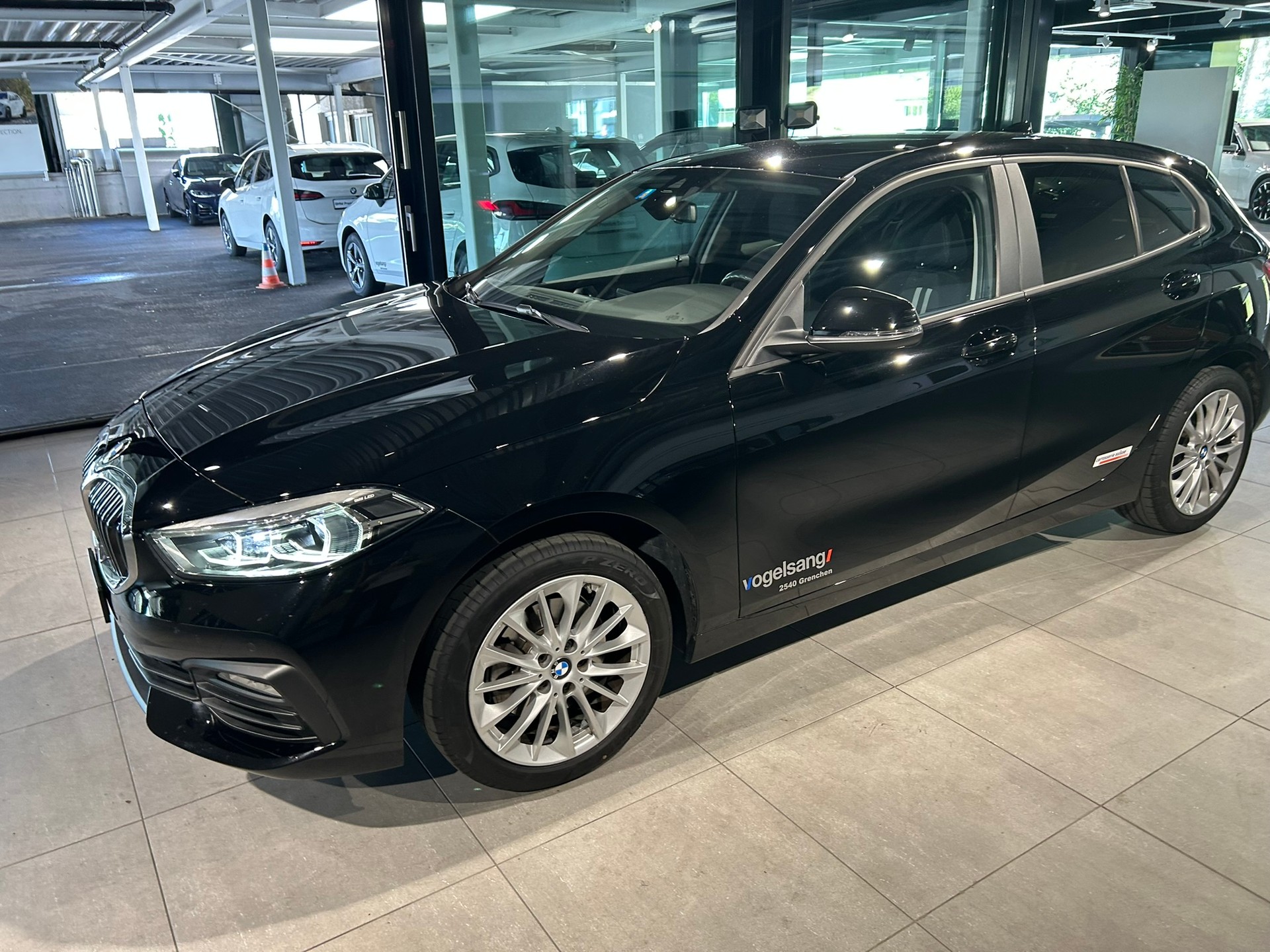 BMW 118i Steptronic-image-7