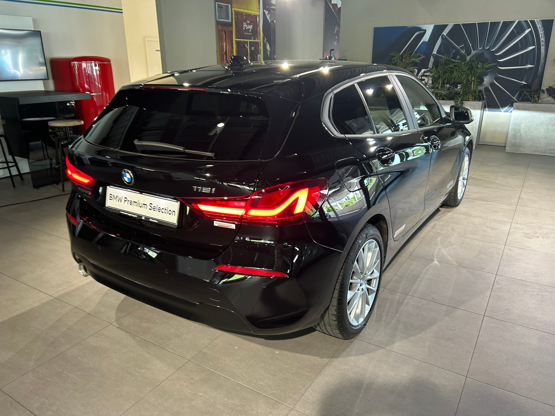 BMW 118i Steptronic-image-12