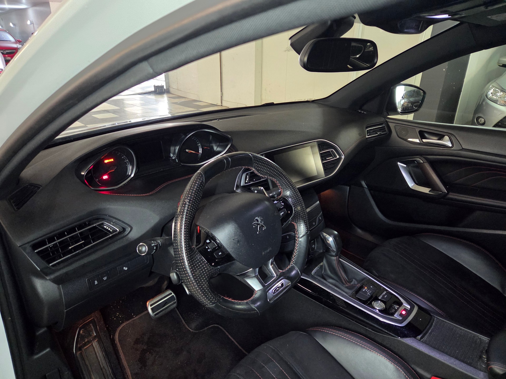 PEUGEOT 308 SW 2.0 BlueHDI GT Automatic-image-9