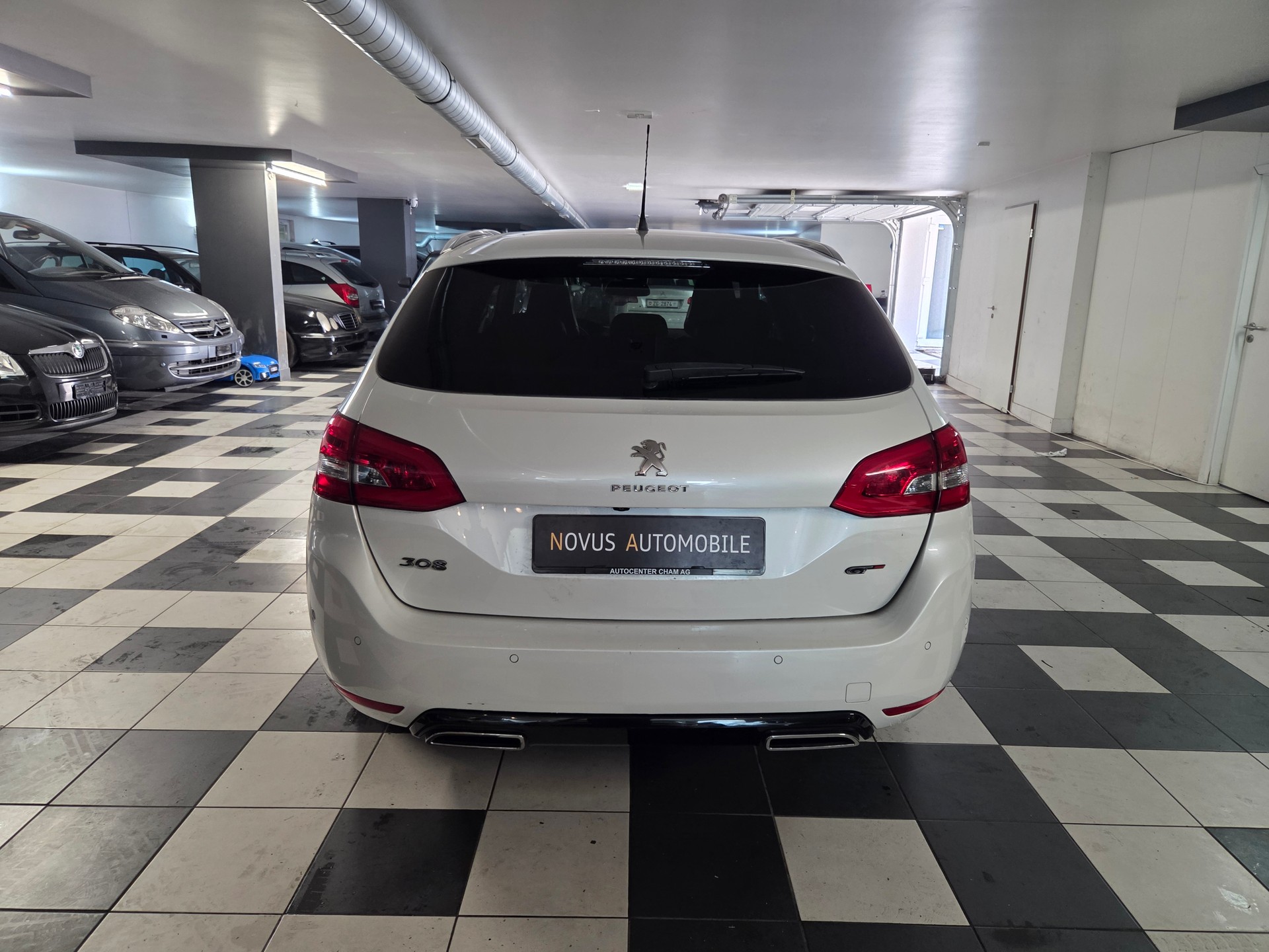 PEUGEOT 308 SW 2.0 BlueHDI GT Automatic-image-3