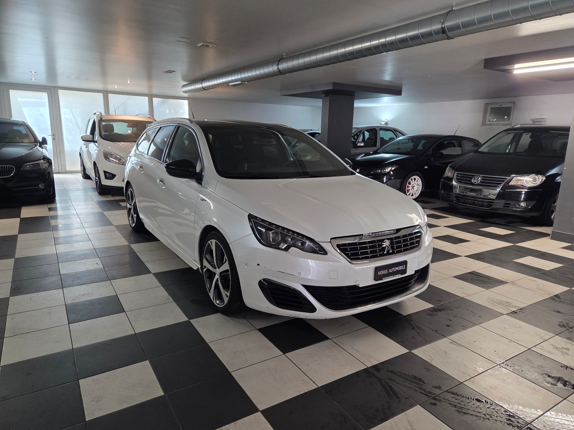 PEUGEOT 308 SW 2.0 BlueHDI GT Automatic-image-6