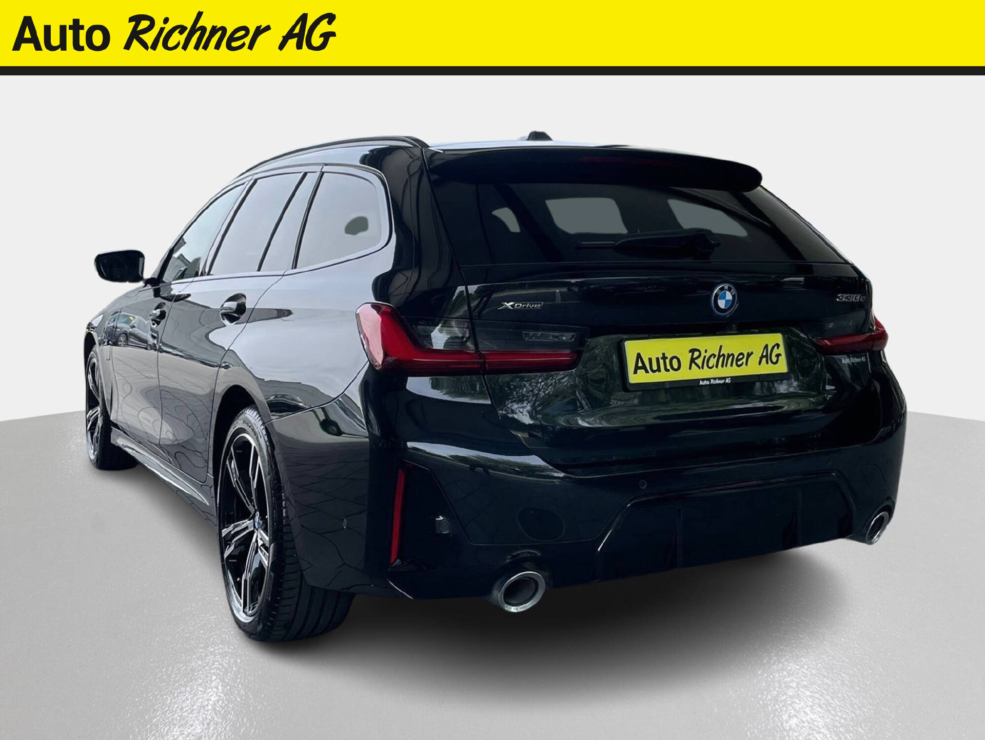 BMW 330e xDrive SAG Touring-image-4