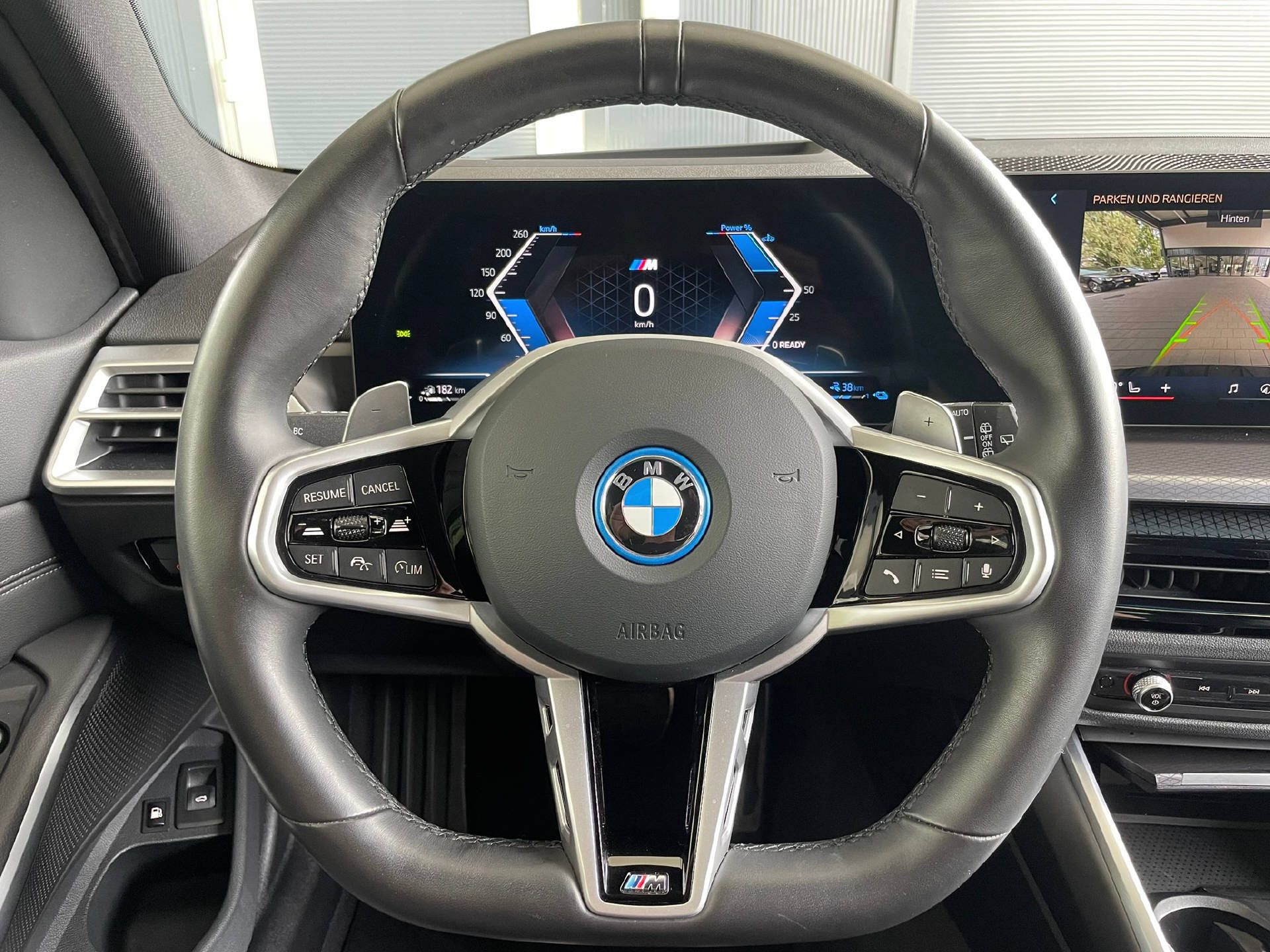 BMW 330e xDrive SAG Touring-image-7