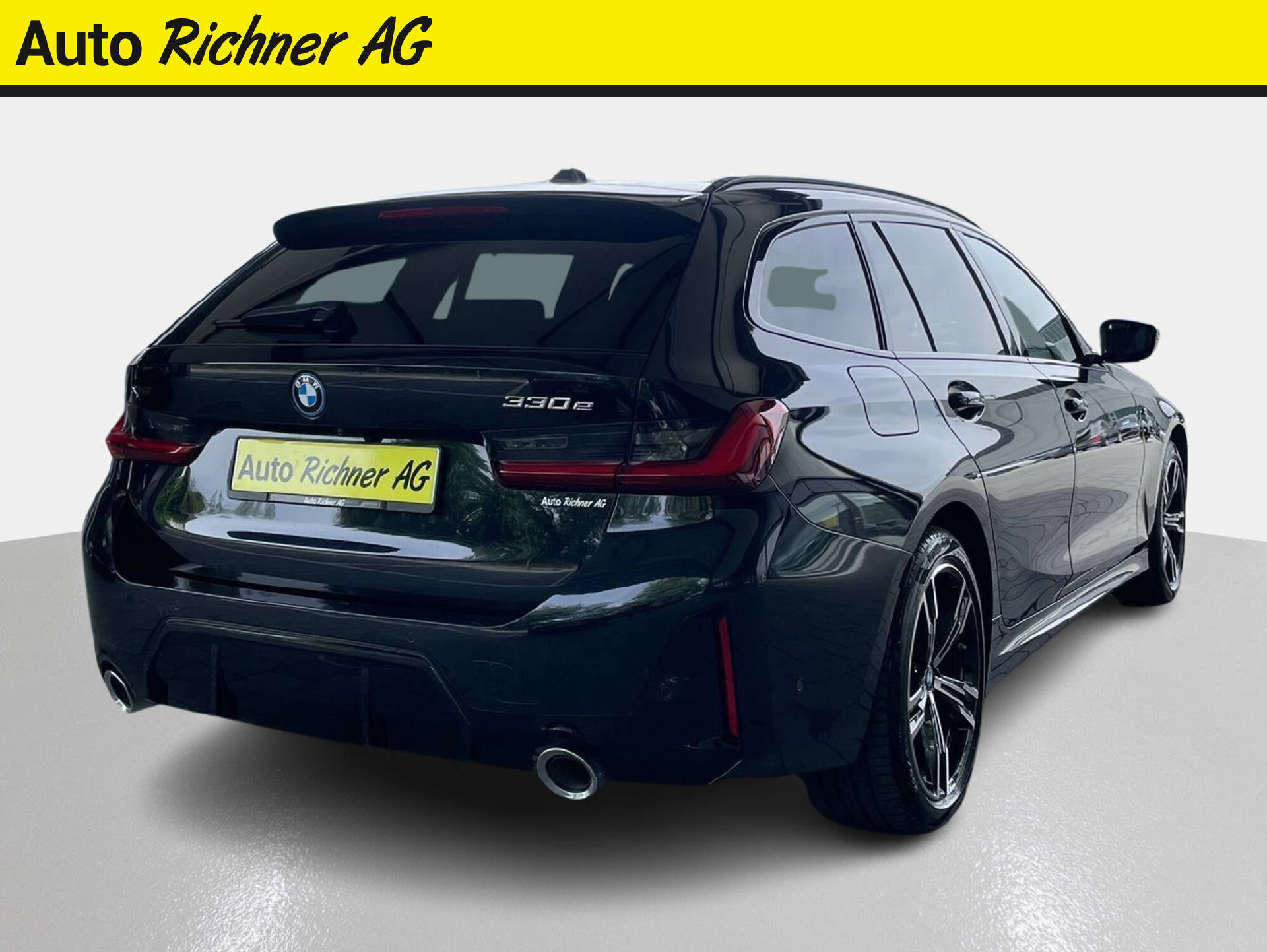 BMW 330e xDrive SAG Touring-image-3