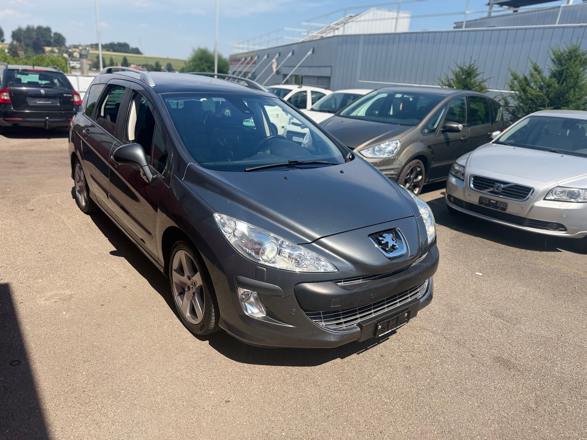PEUGEOT 308 SW 1.6 16V Turbo Millesim 200-image-2