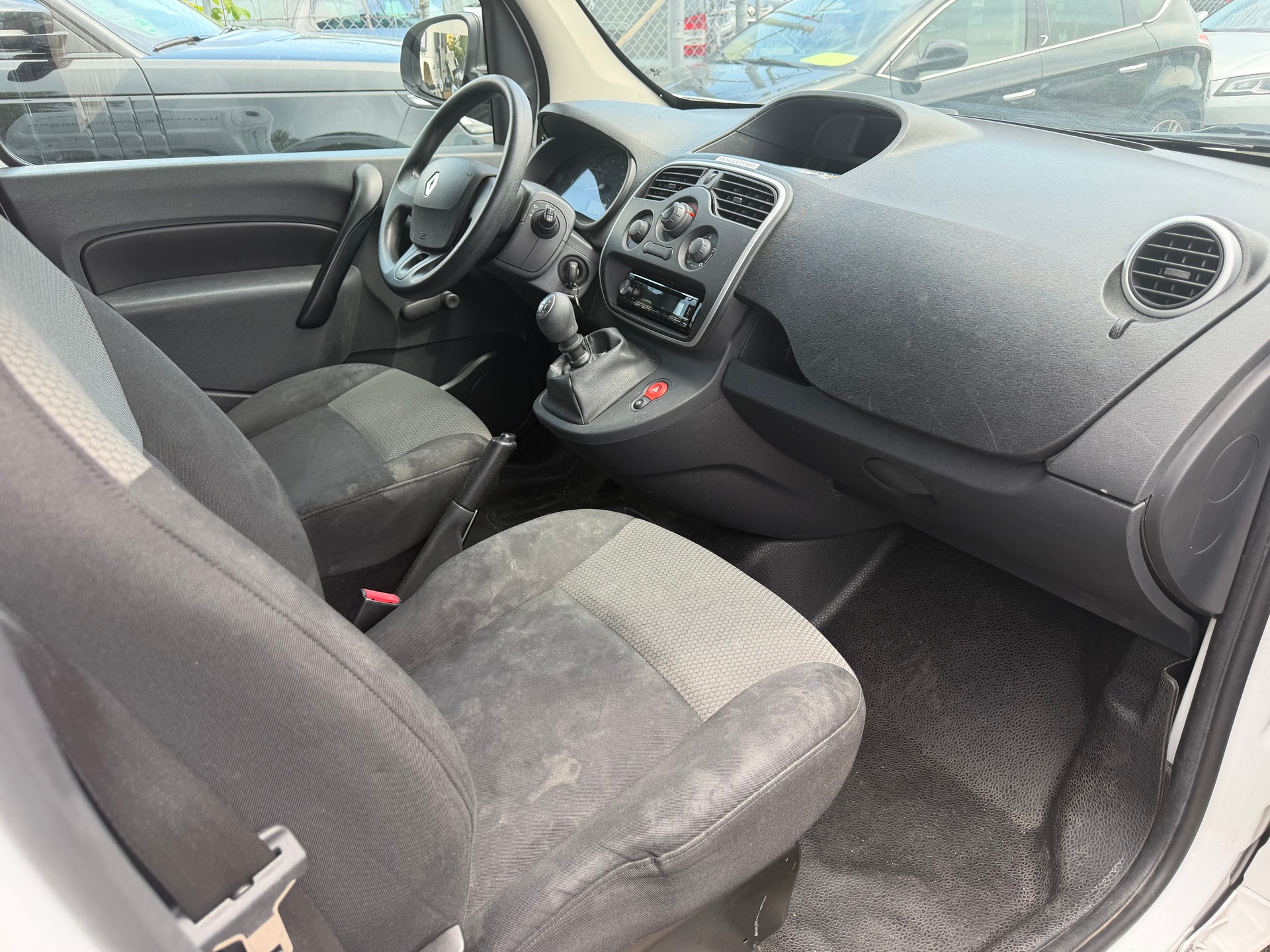 RENAULT Kangoo Medium TCe 115 ENERGY First Access-image-7