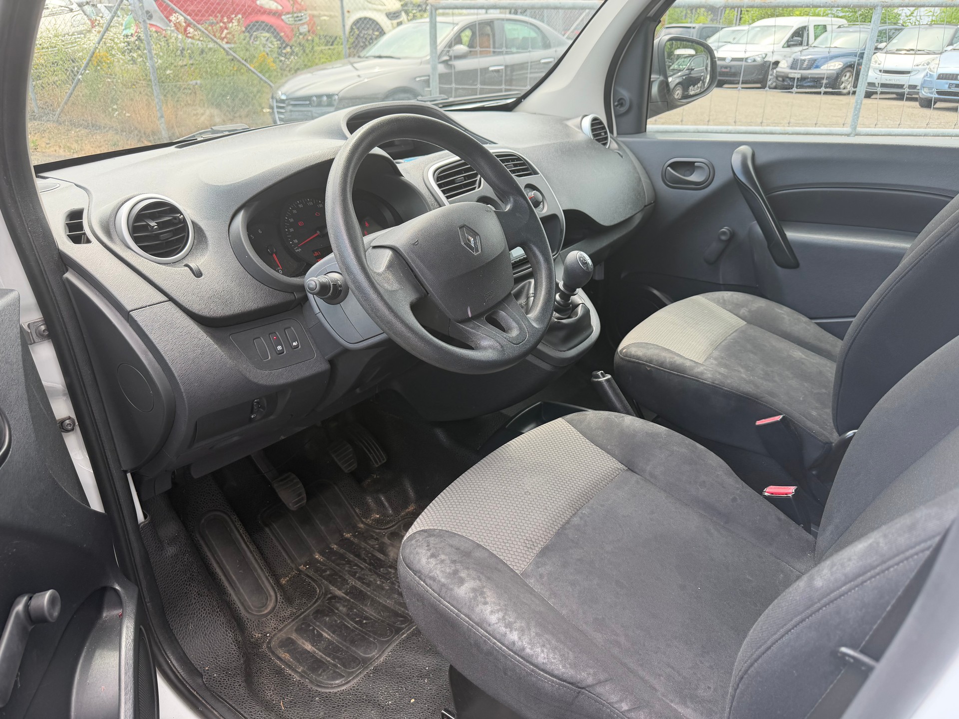 RENAULT Kangoo Medium TCe 115 ENERGY First Access-image-6