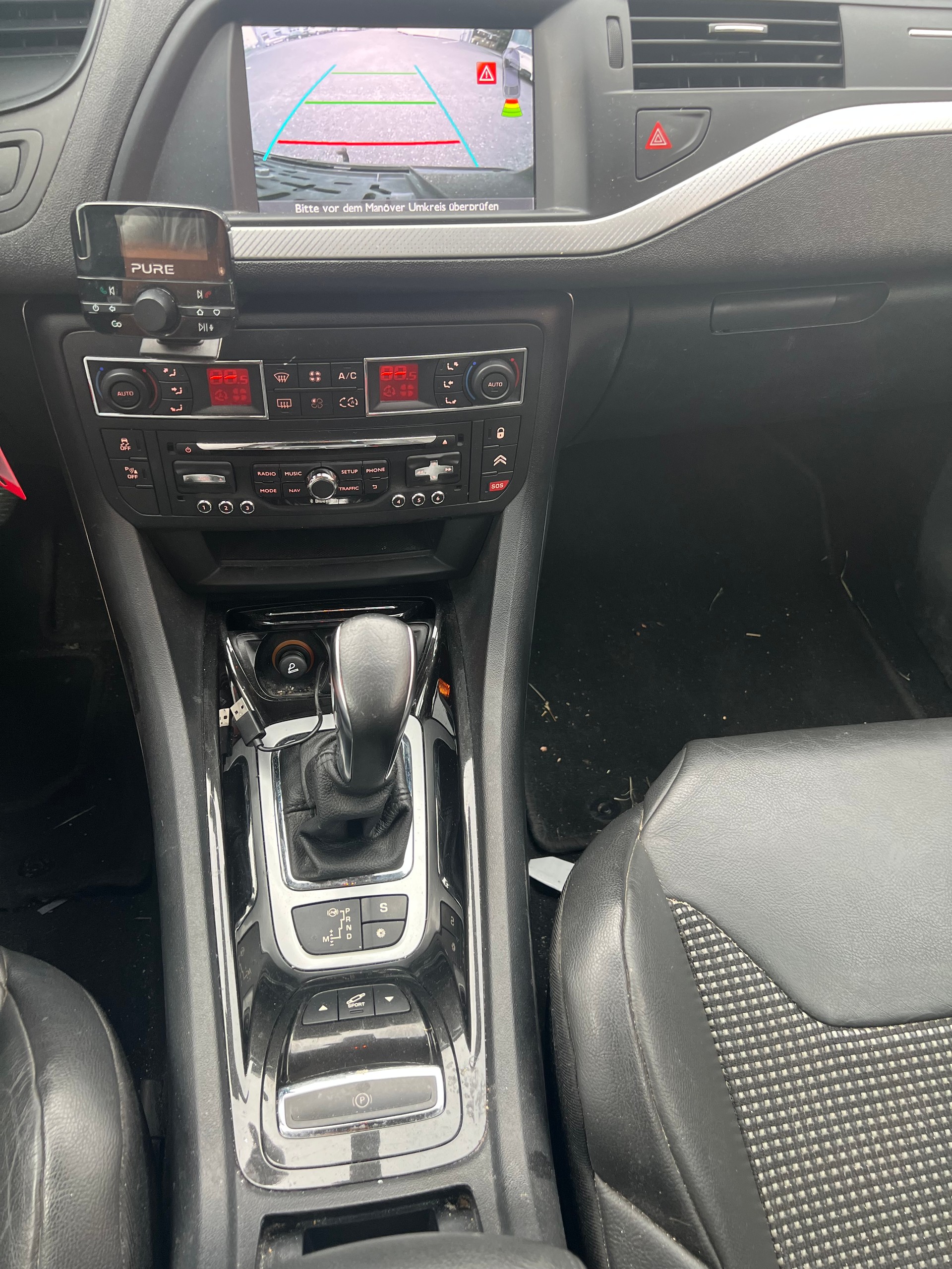 CITROEN C5 Tourer 2.2 HDi CrossTourer Automatic-image-5