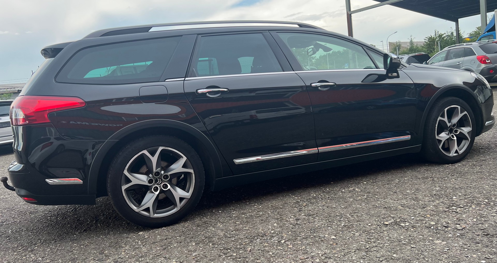 CITROEN C5 Tourer 2.2 HDi CrossTourer Automatic-image-4