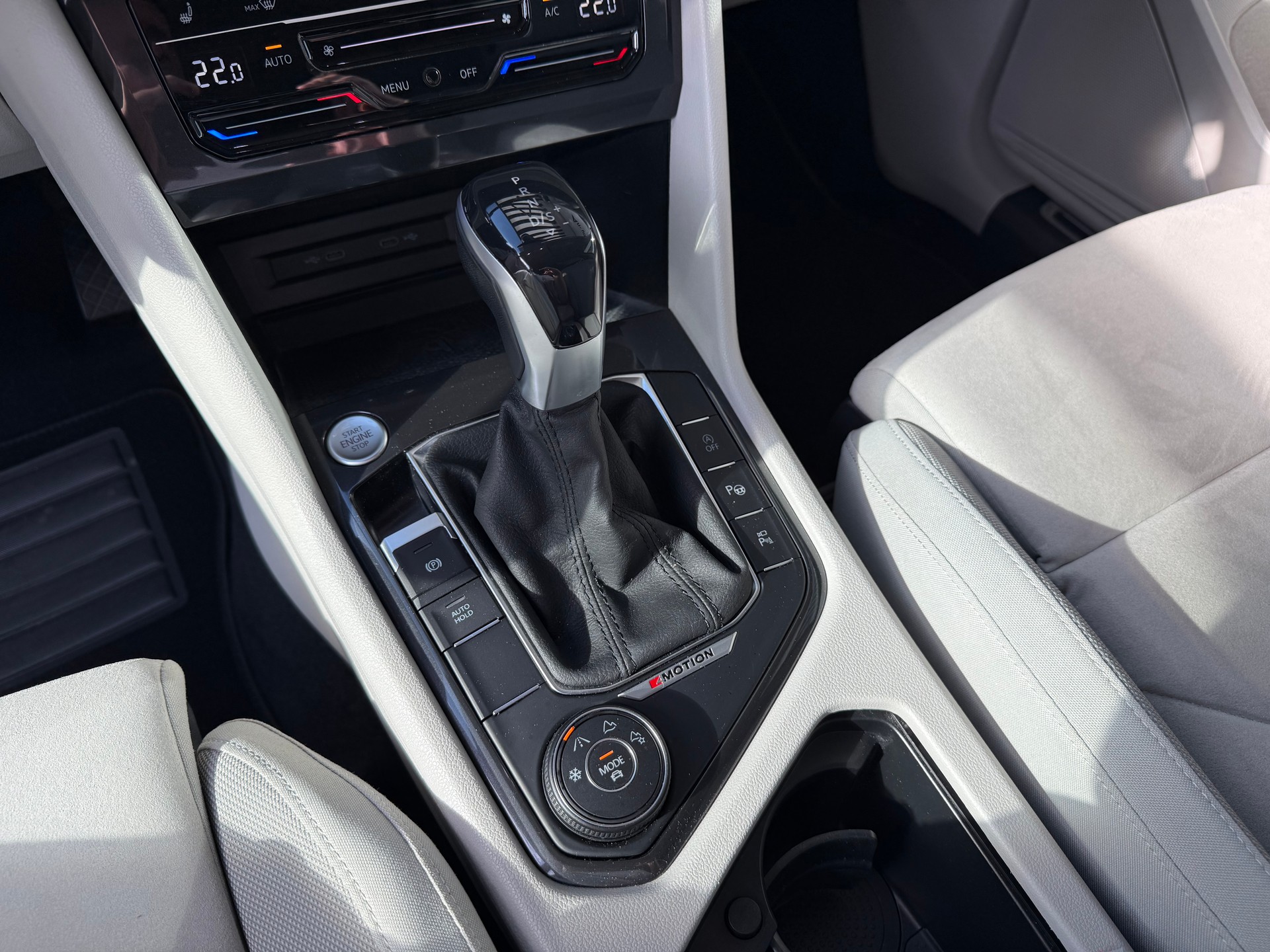 VW Tiguan Allspace 2.0TSI Elegance 4Motion DSG-image-12