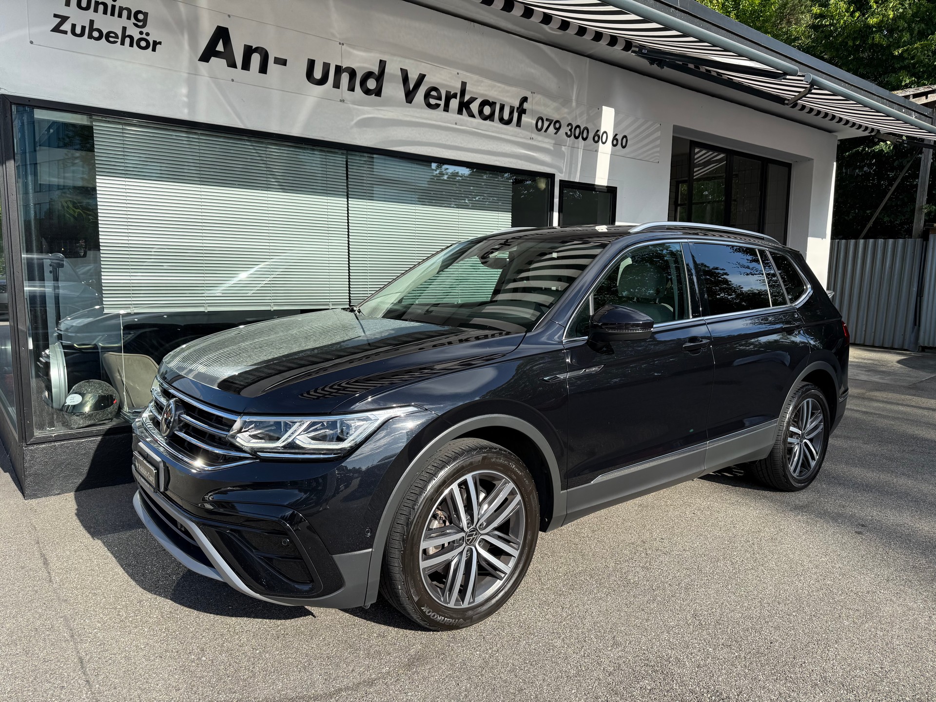 VW Tiguan Allspace 2.0TSI Elegance 4Motion DSG-image-0