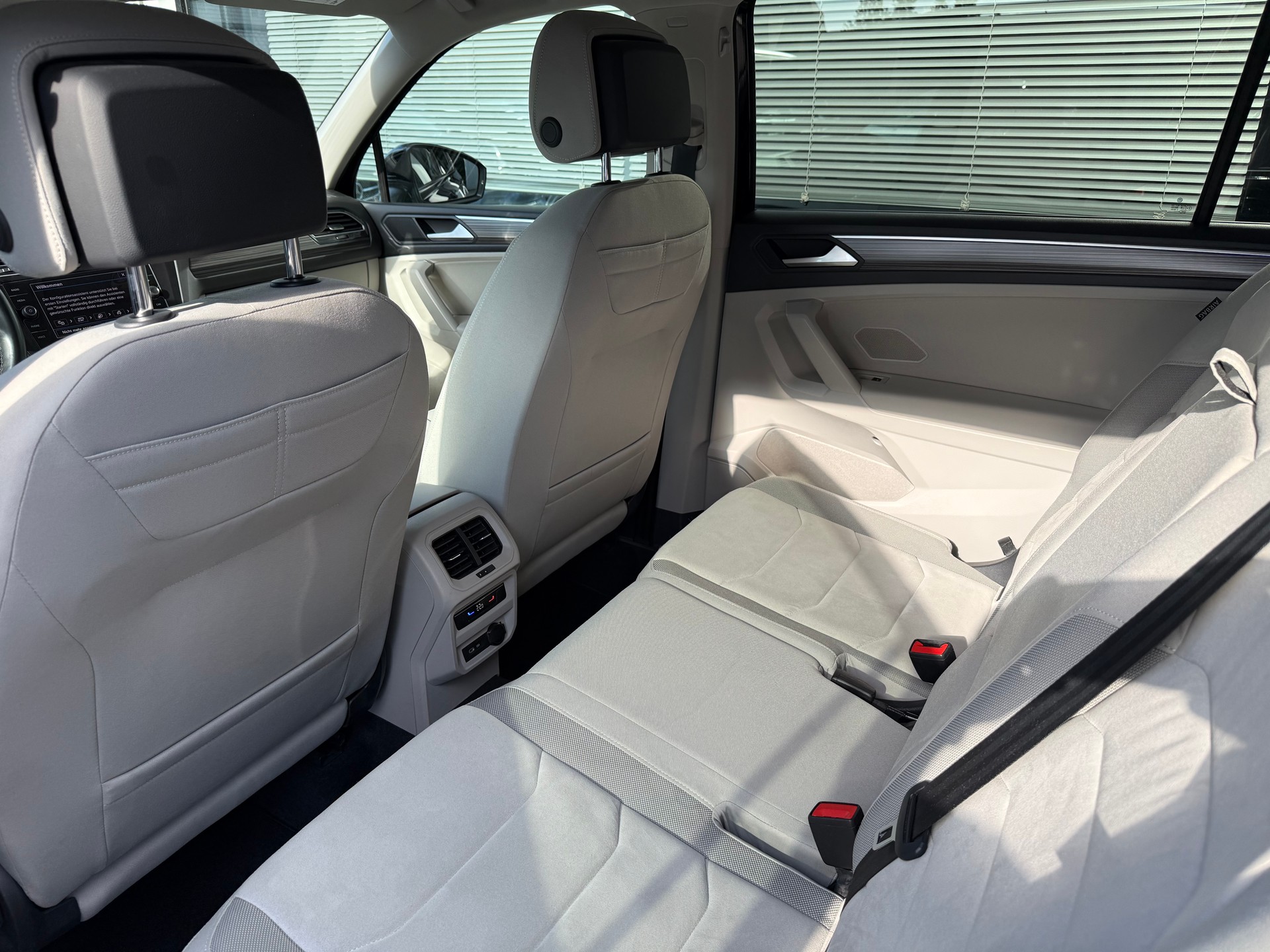 VW Tiguan Allspace 2.0TSI Elegance 4Motion DSG-image-13