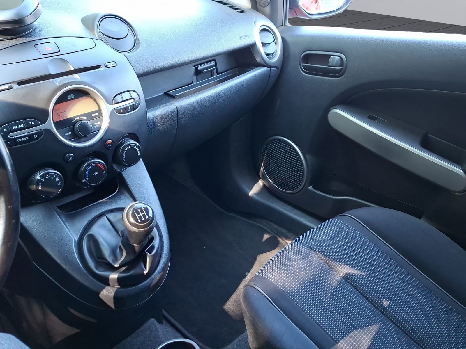 MAZDA 2 1.5i 16V Sport-image-14