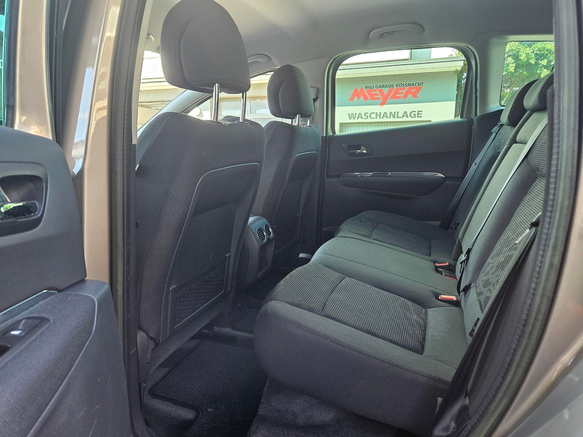 PEUGEOT 3008 2.0 HDi 163 AC Swiss Edition-image-6