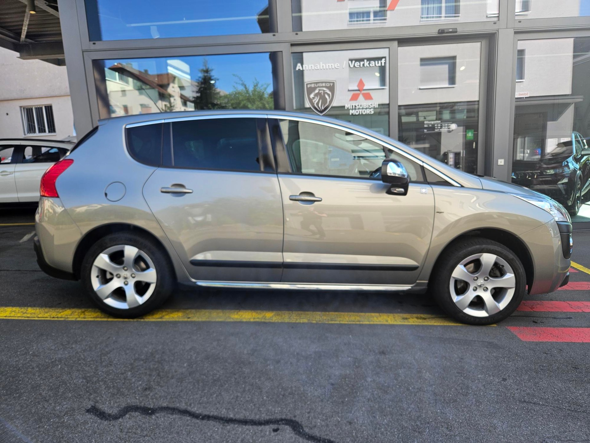 PEUGEOT 3008 2.0 HDi 163 AC Swiss Edition-image-1