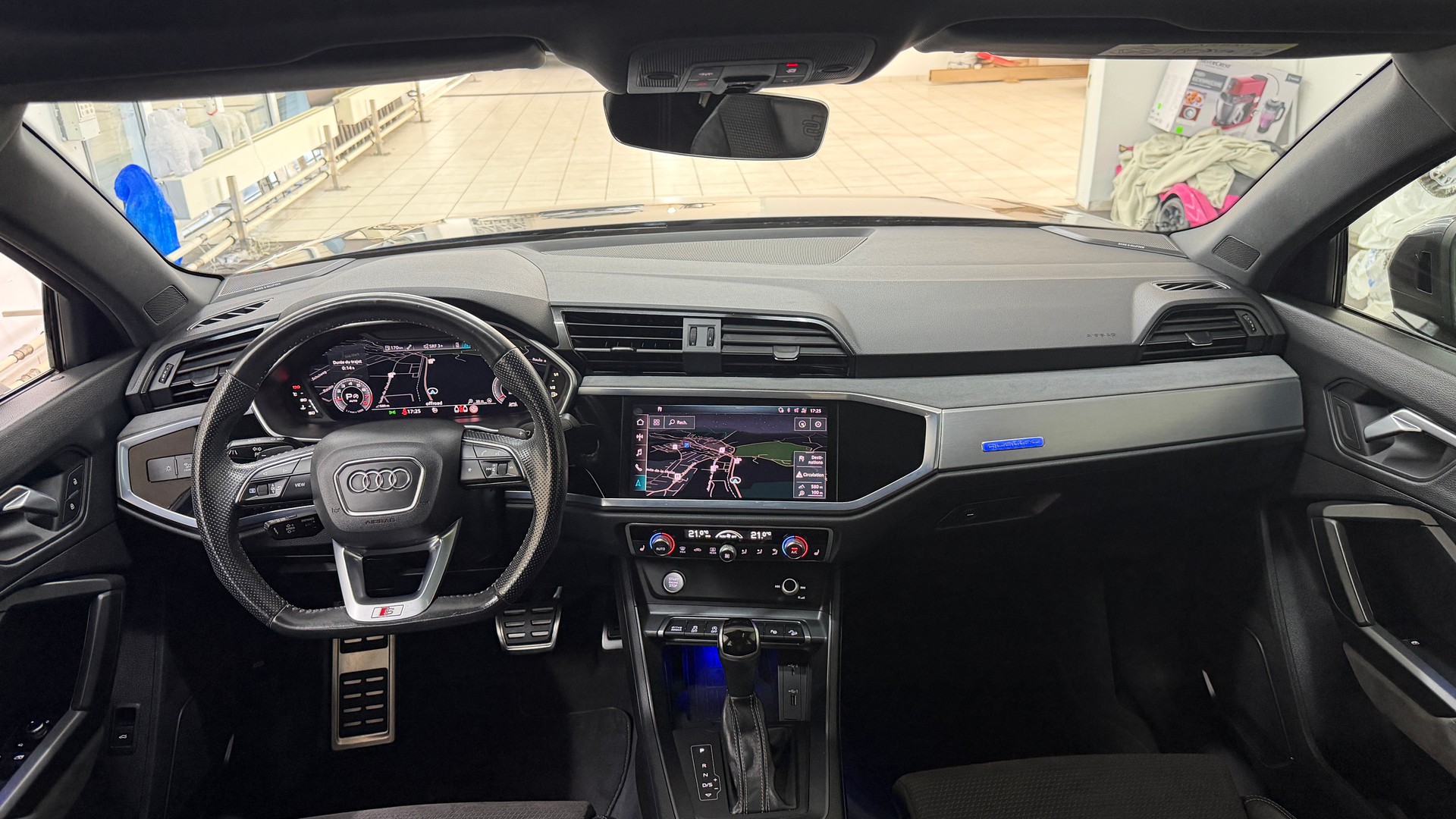 AUDI Q3 40 TFSI S line quattro S-tronic-image-8