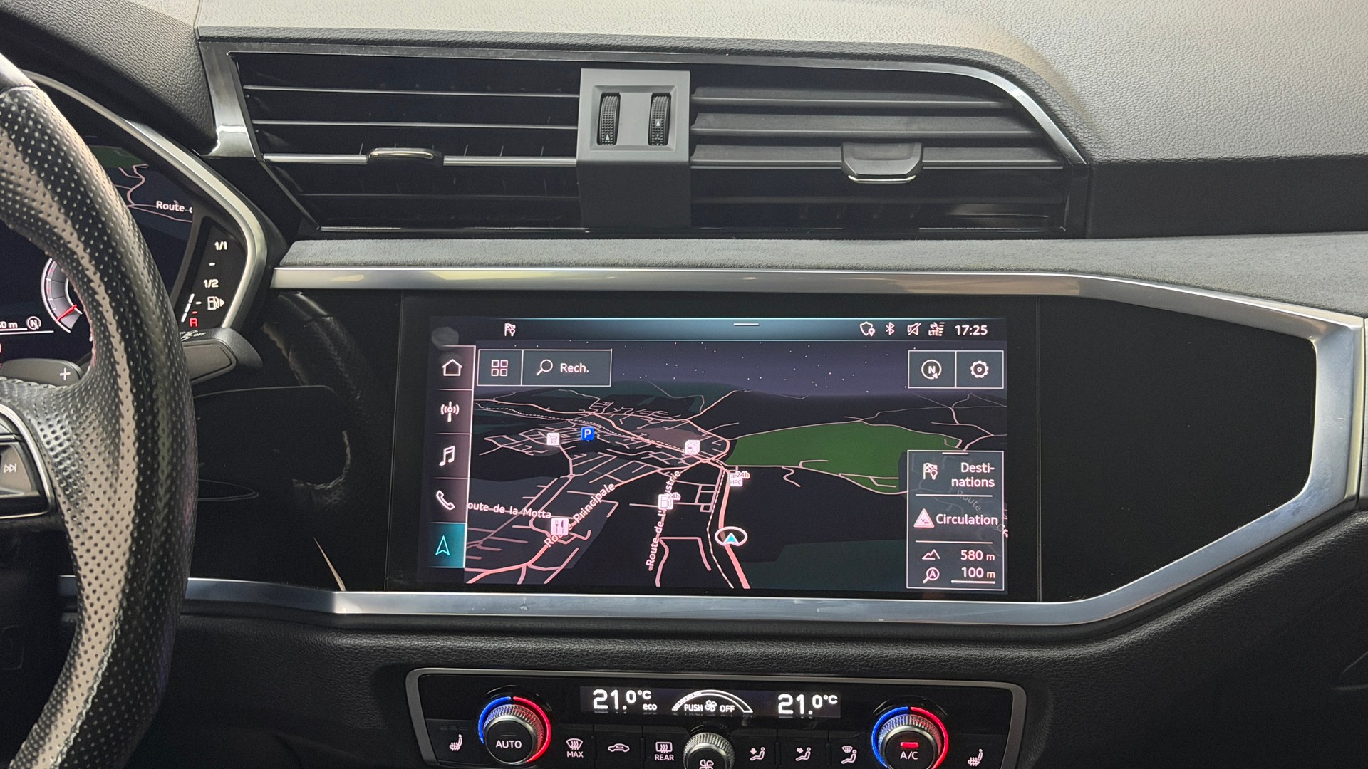 AUDI Q3 40 TFSI S line quattro S-tronic-image-12