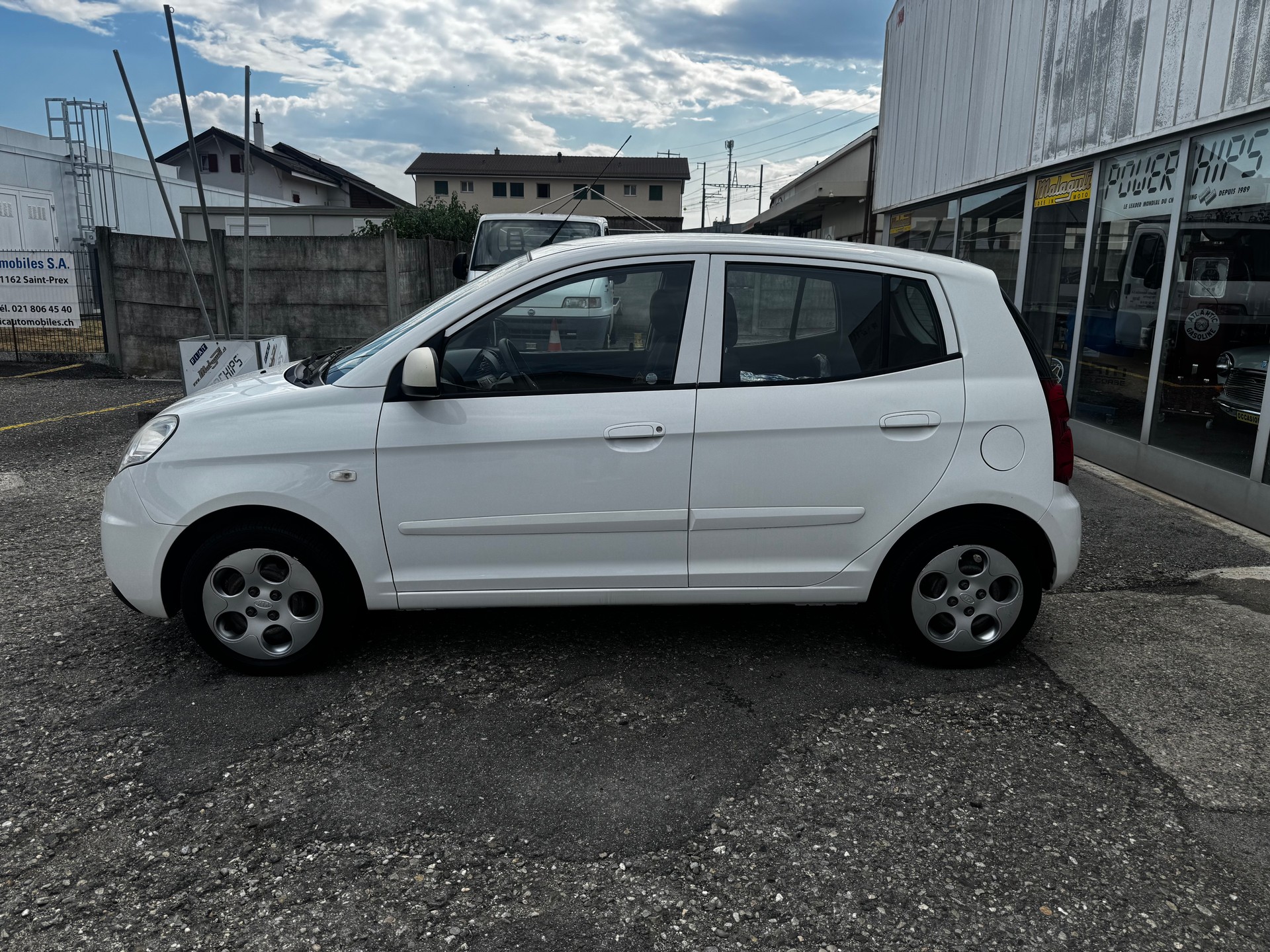 KIA Picanto 1.1 Trend-image-2