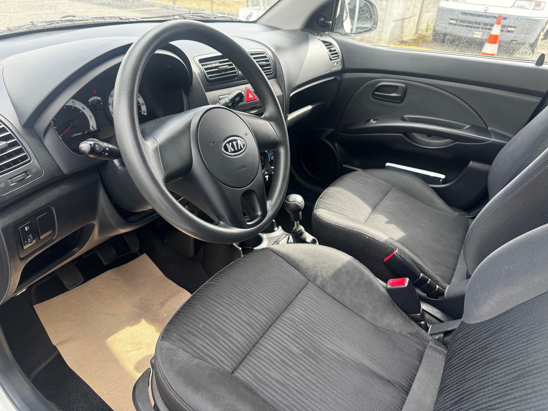 KIA Picanto 1.1 Trend-image-10