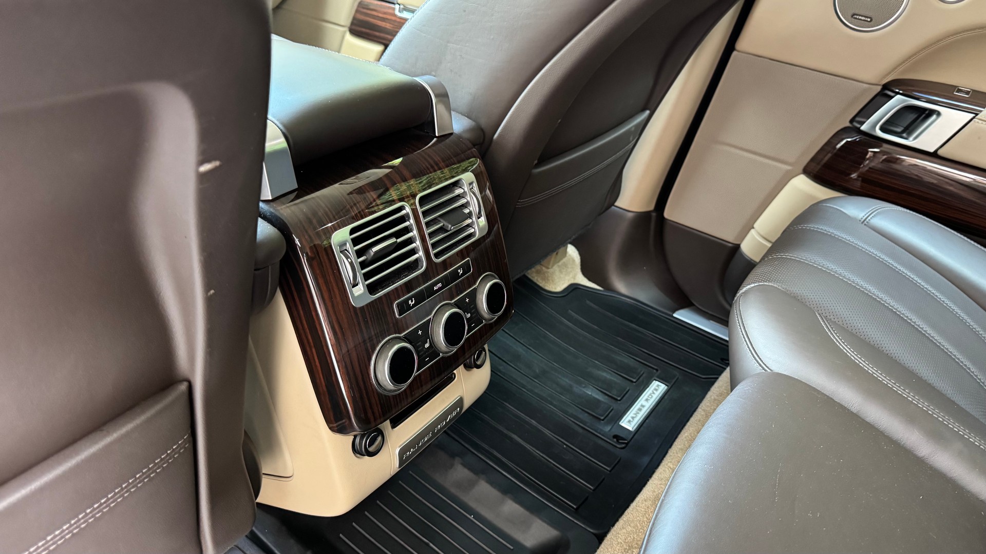 LAND ROVER Range Rover 3.0 TDV6 HSE Automatic-image-15