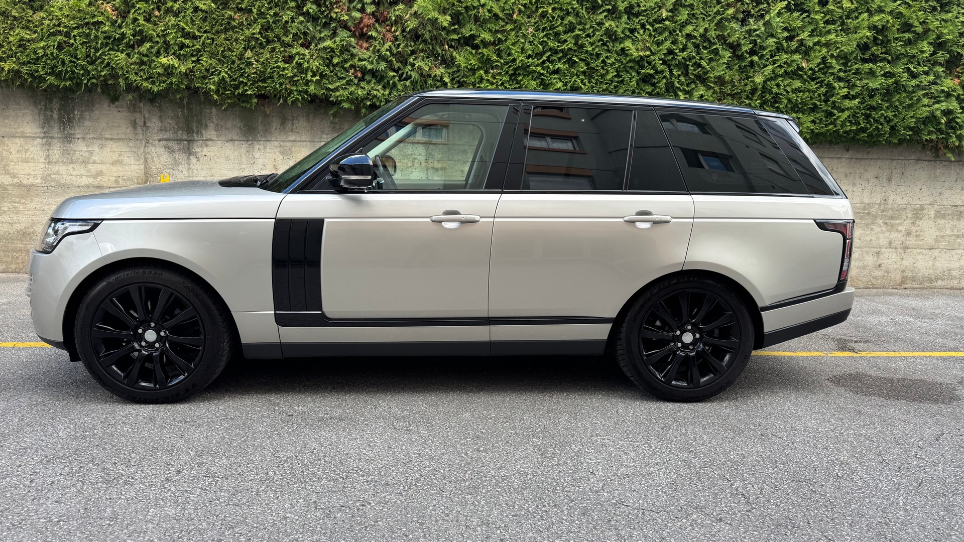 LAND ROVER Range Rover 3.0 TDV6 HSE Automatic-image-3