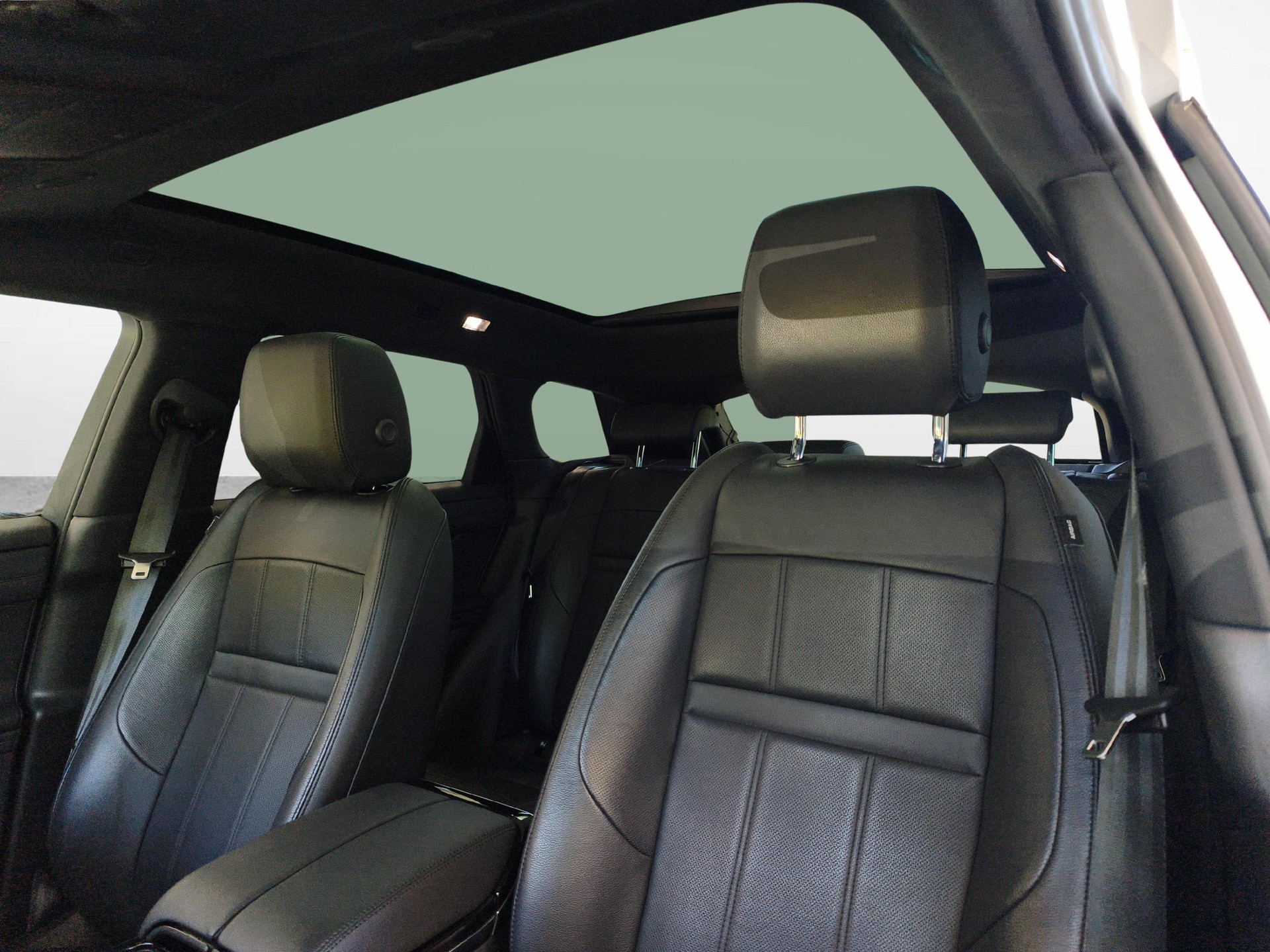 LAND ROVER Range Rover Evoque 1.5 T 300e SE-image-11