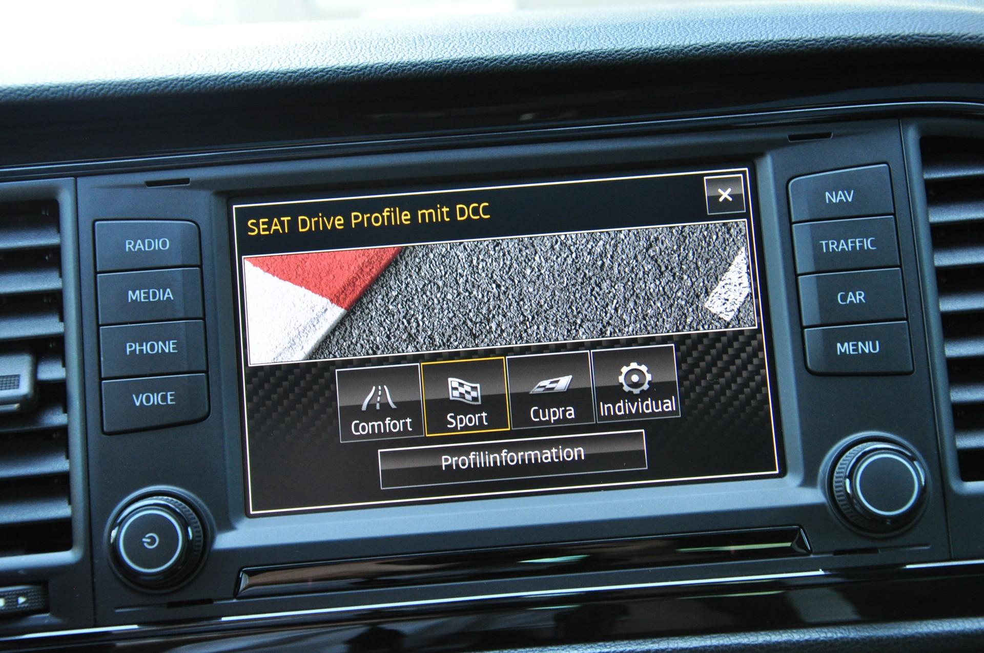 SEAT Leon 2.0 TSI Cupra 290 DSG-image-17