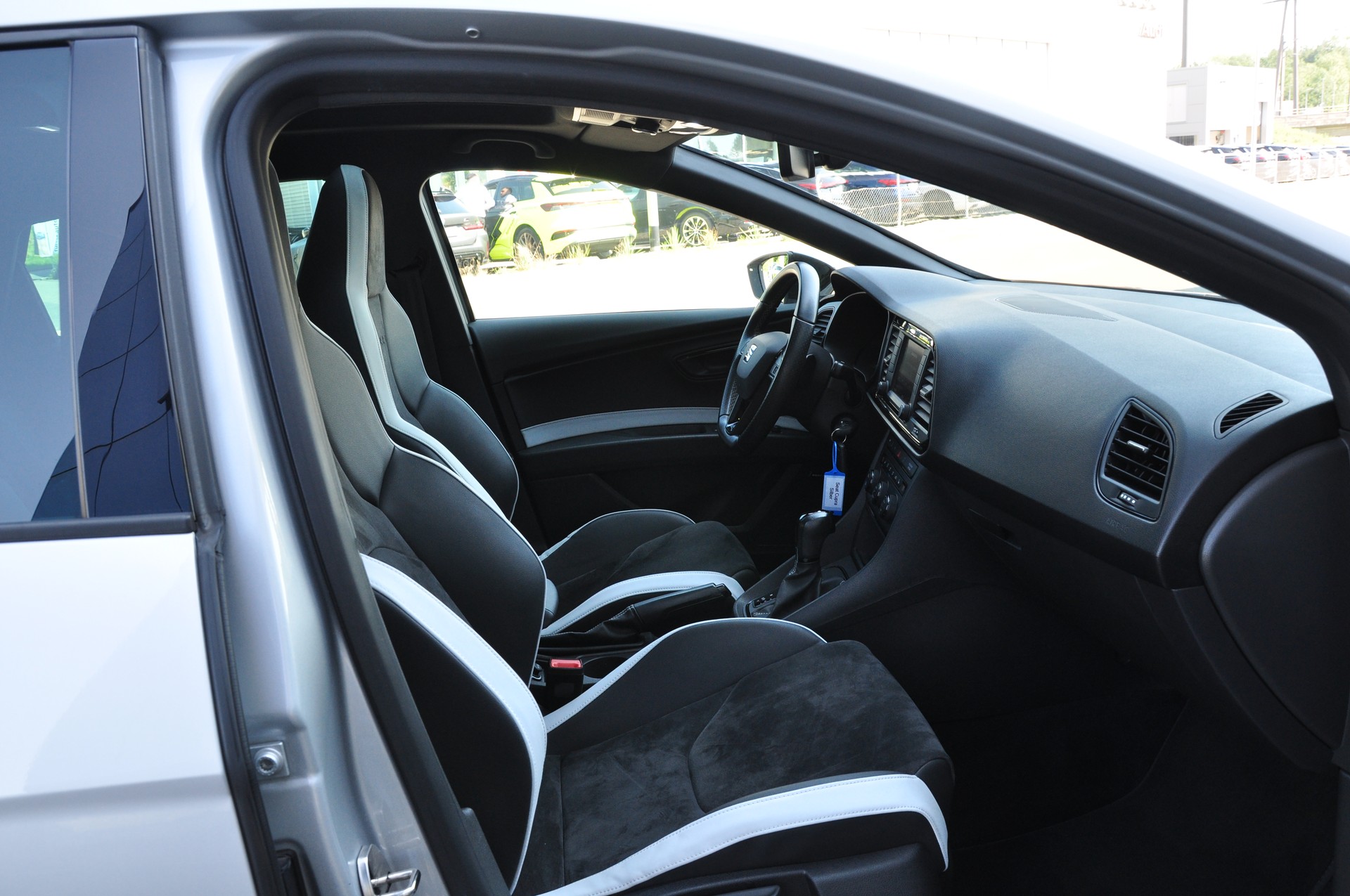 SEAT Leon 2.0 TSI Cupra 290 DSG-image-13