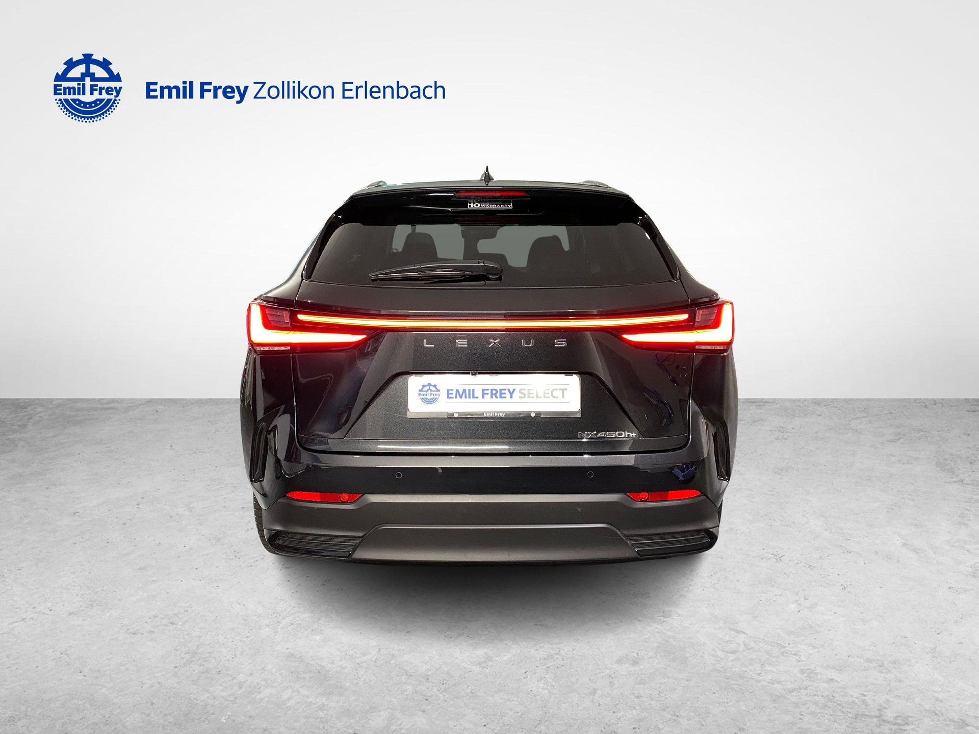 LEXUS NX 450h+ Excellence-showroom-element-3