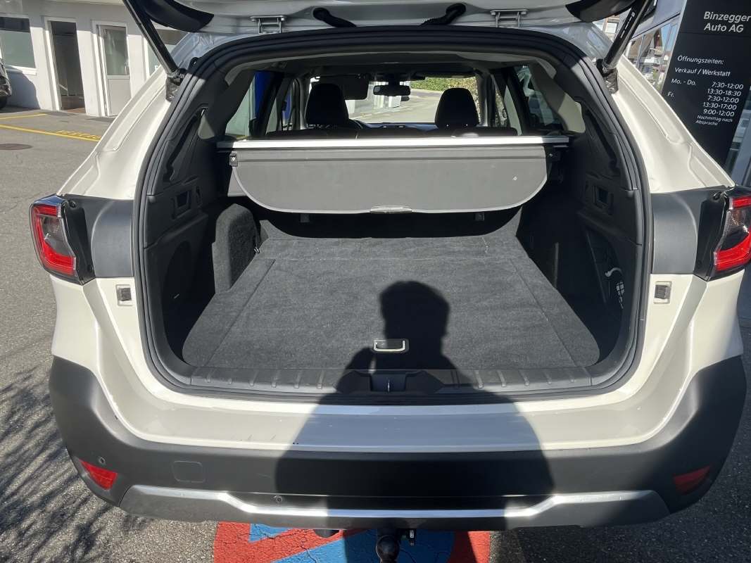 SUBARU Outback 2.5i Luxury-image-4