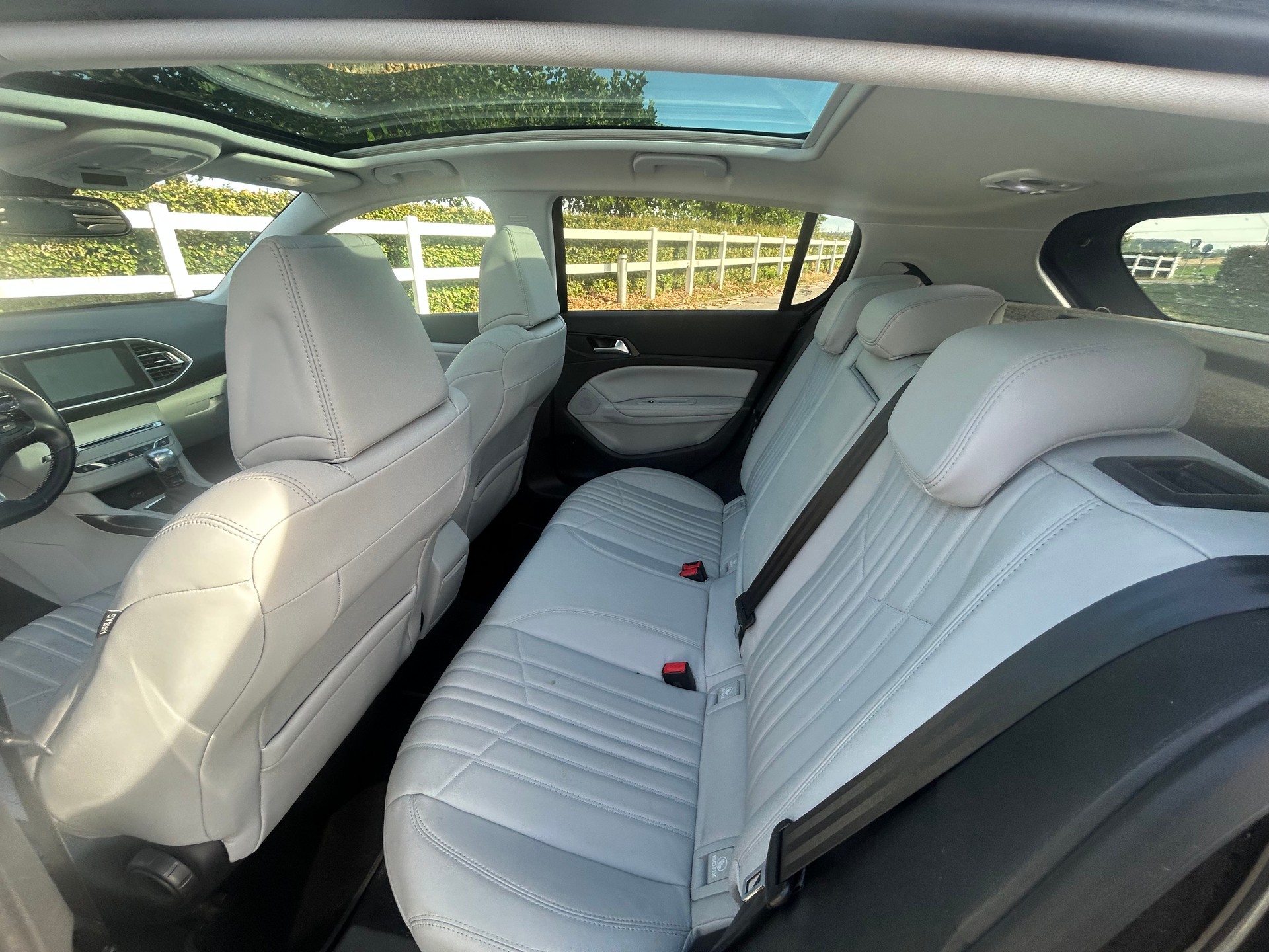 PEUGEOT 308 1.2 THP Allure-image-9