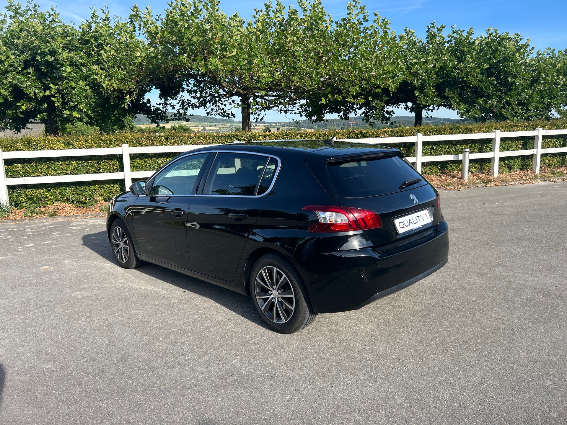 PEUGEOT 308 1.2 THP Allure-image-2