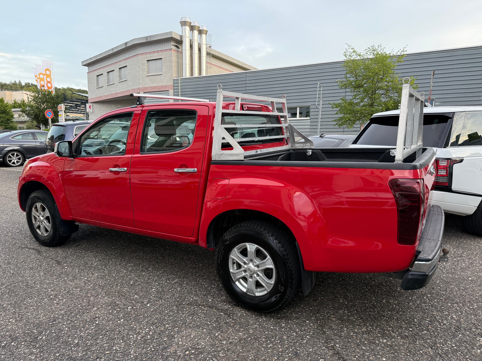 ISUZU D-MAX 1.9 Crew Cab Solar 4x4 A-image-2