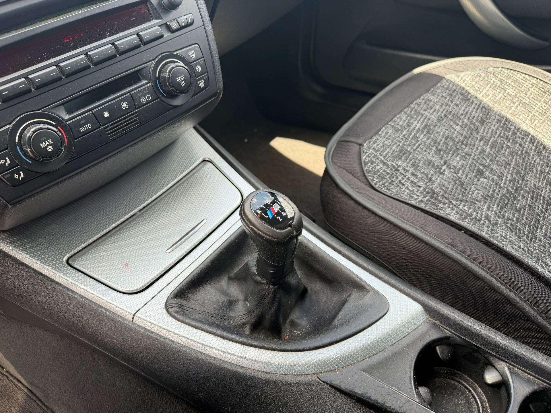 BMW 130i-image-7