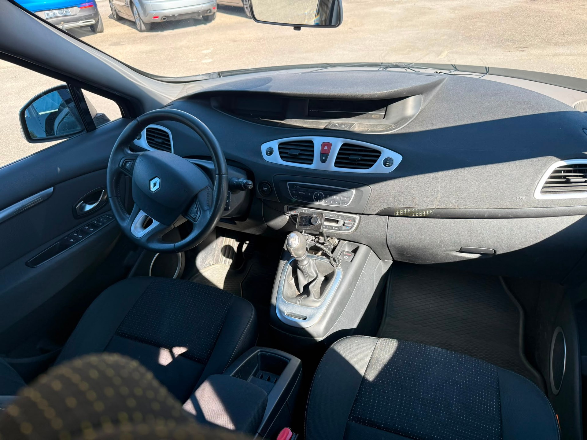 RENAULT Grand Scénic 1.4 16V Turbo Dynamique-image-8