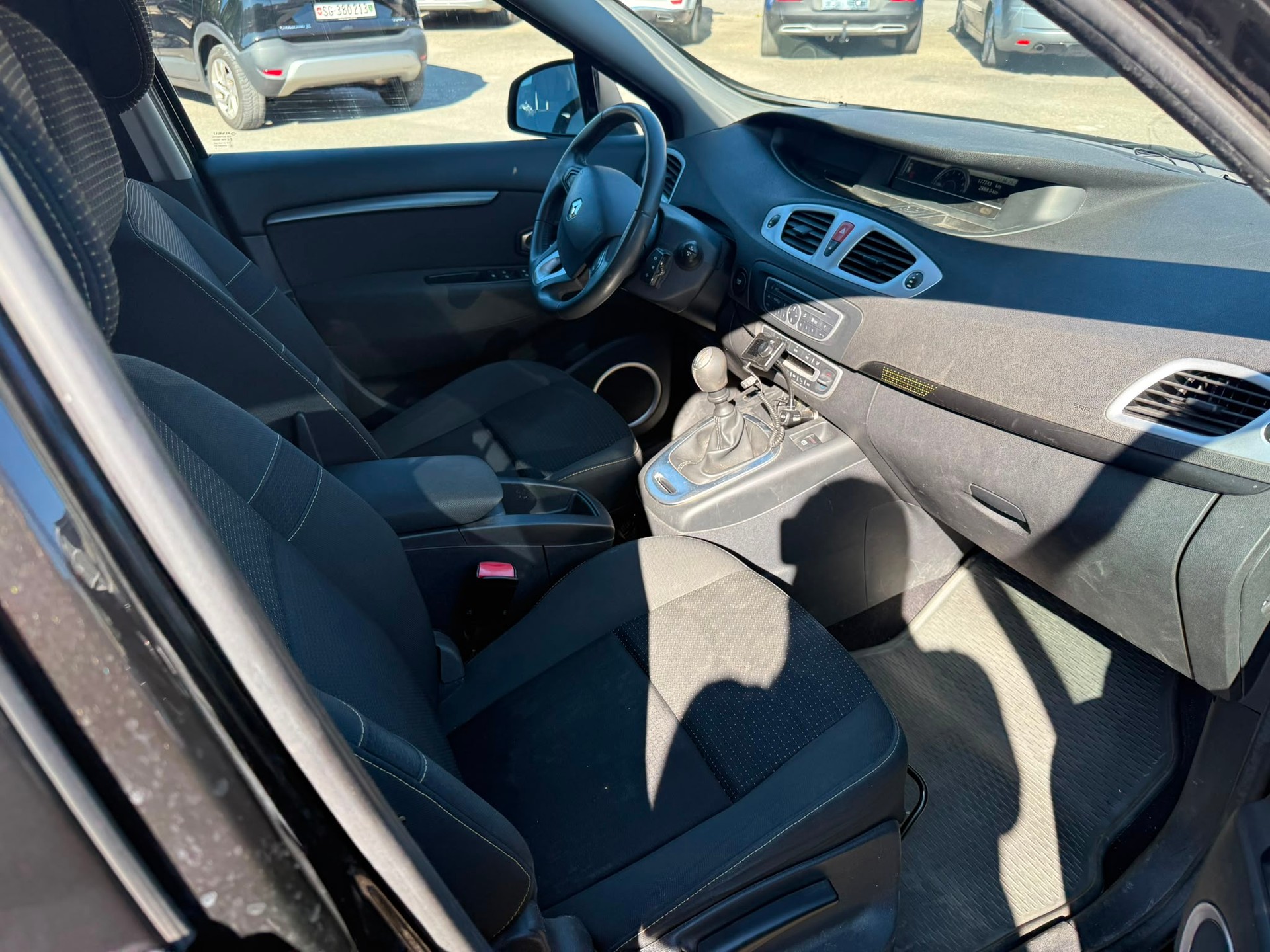 RENAULT Grand Scénic 1.4 16V Turbo Dynamique-image-10
