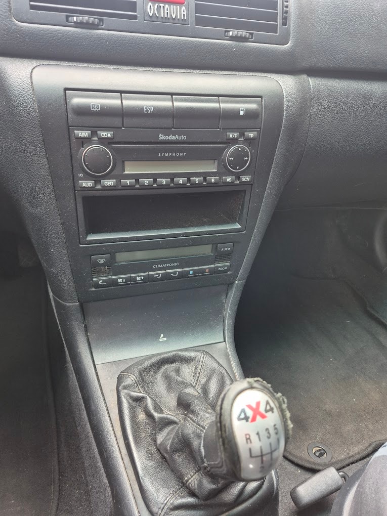 SKODA Octavia 1.9 TDI Tour 4x4-image-12