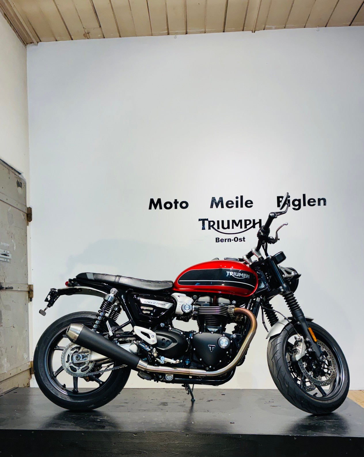 TRIUMPH Speed Twin 1200-showroom-element-1