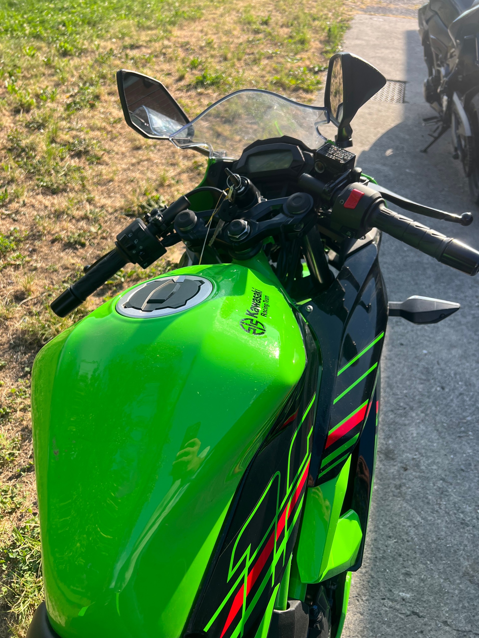 KAWASAKI Ninja 125-image-2